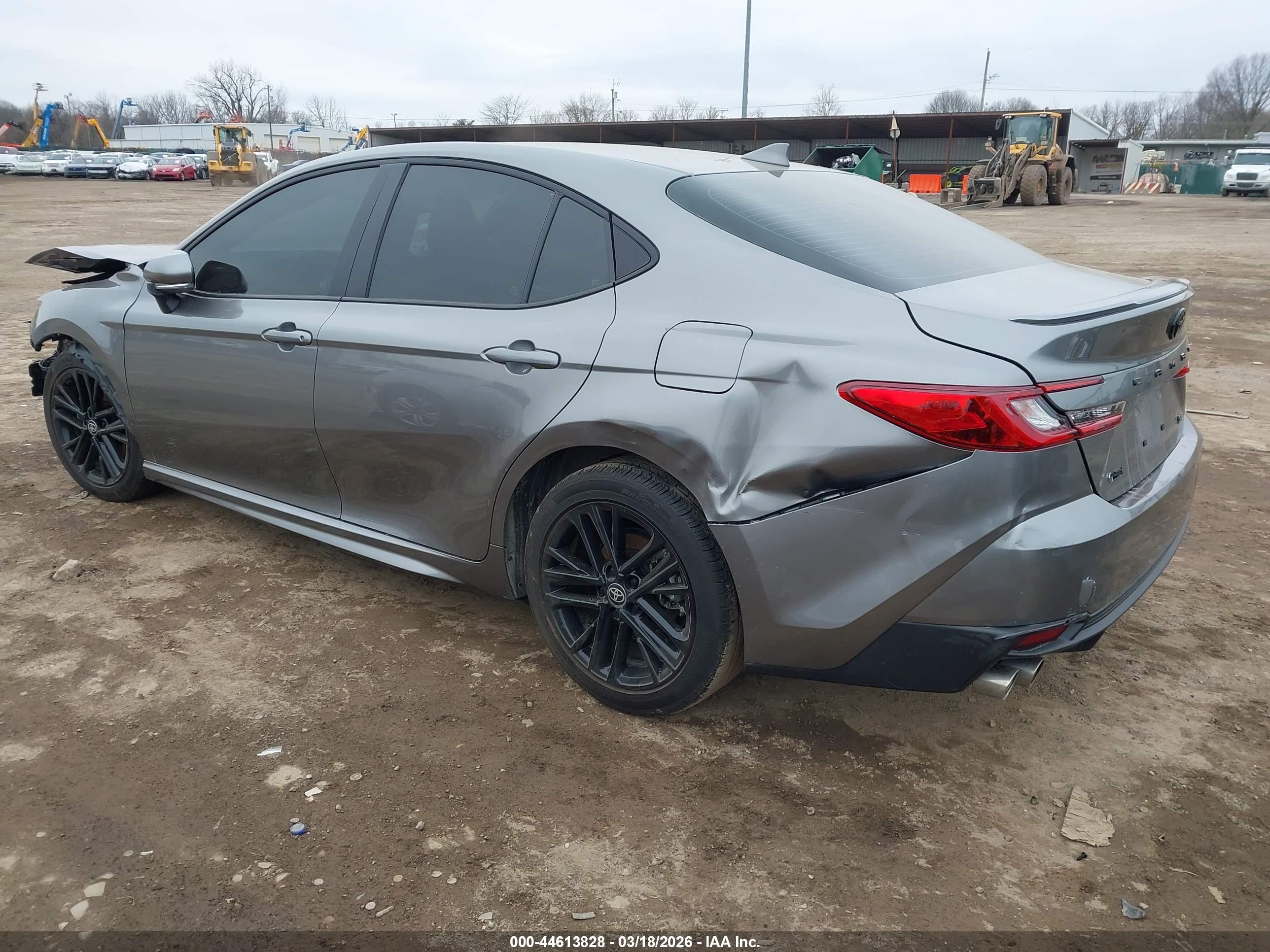 TOYOTA CAMRY image 3