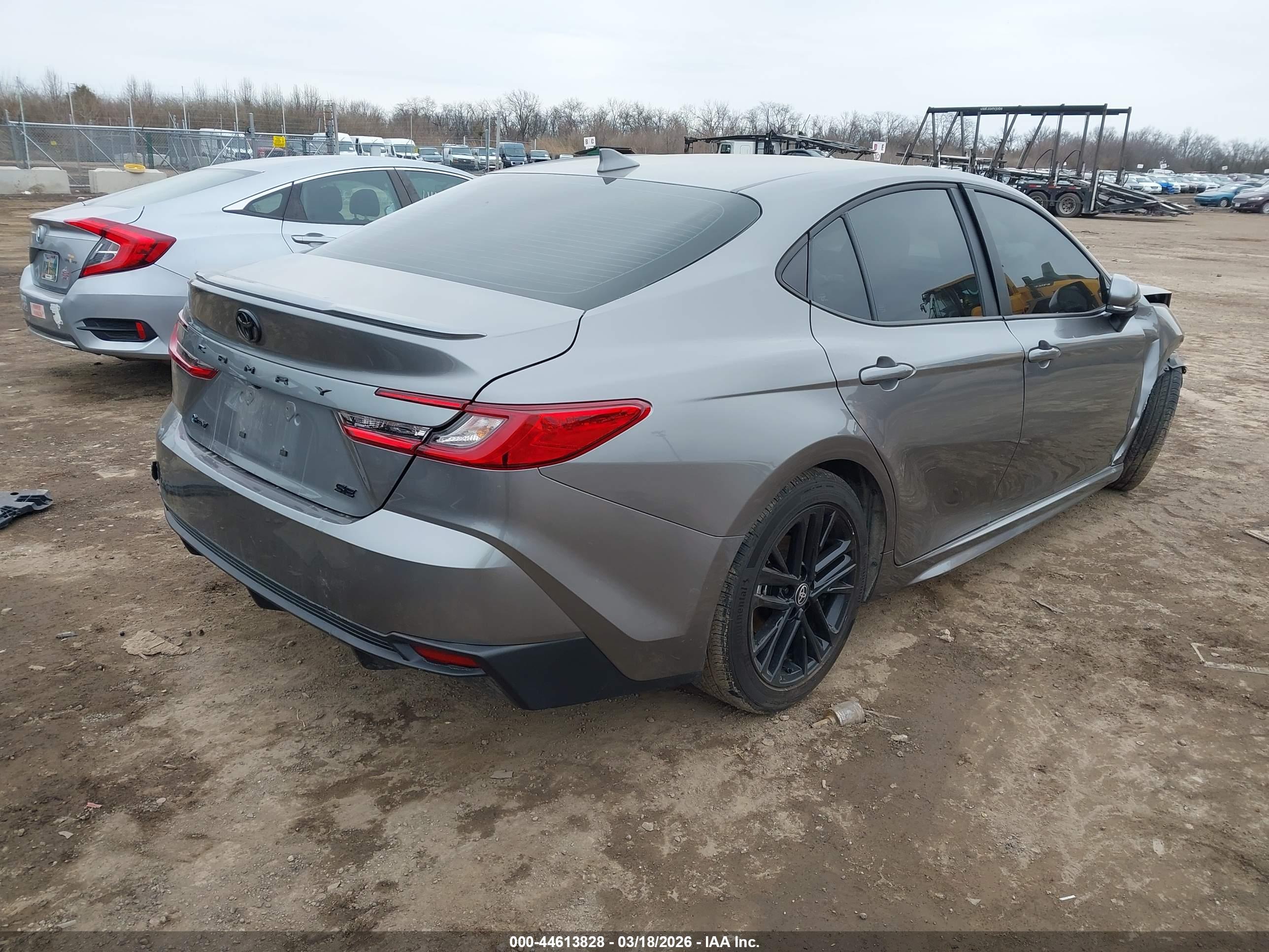 TOYOTA CAMRY image 4