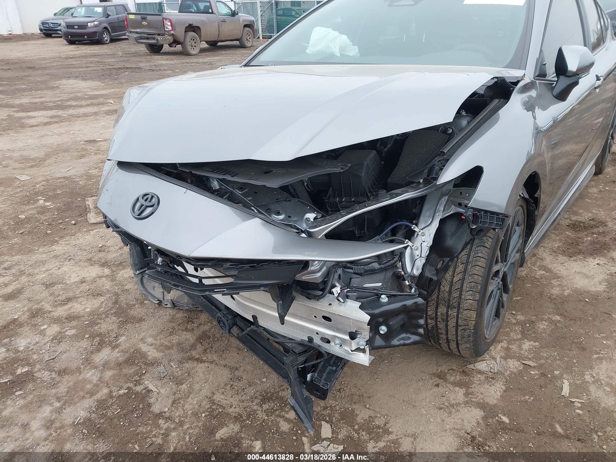 TOYOTA CAMRY image 6