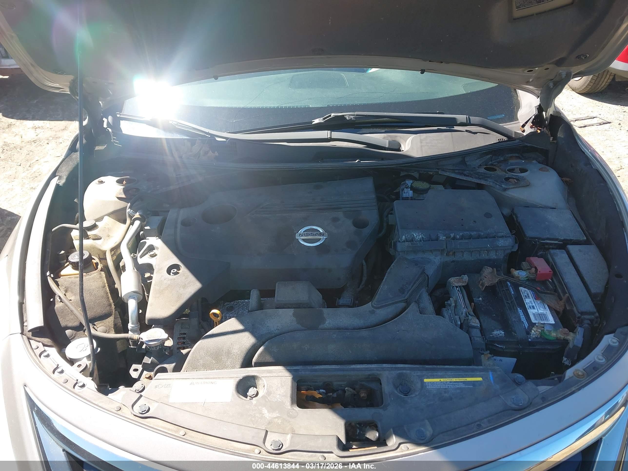 NISSAN ALTIMA image 10