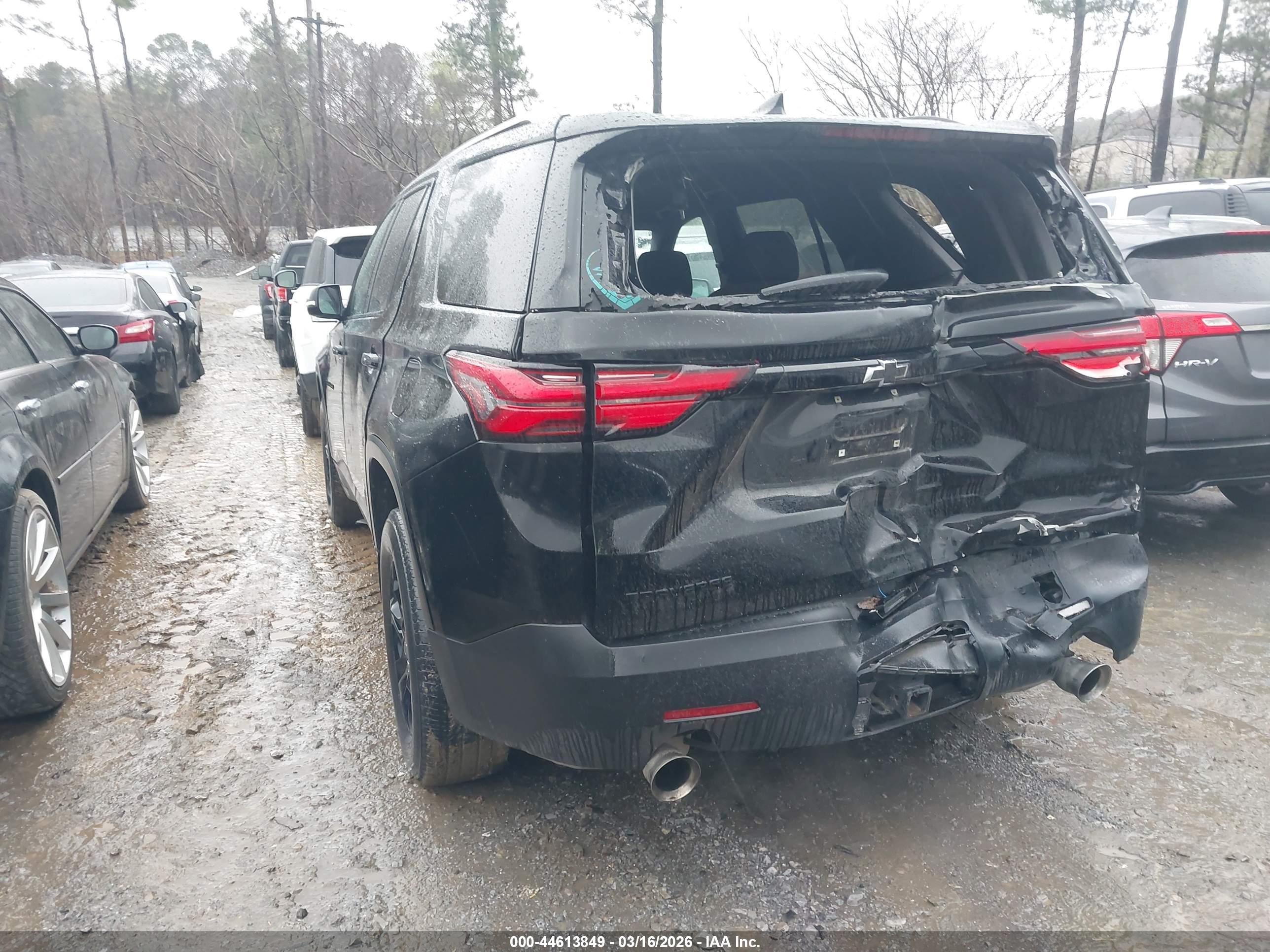 CHEVROLET TRAVERSE image 3