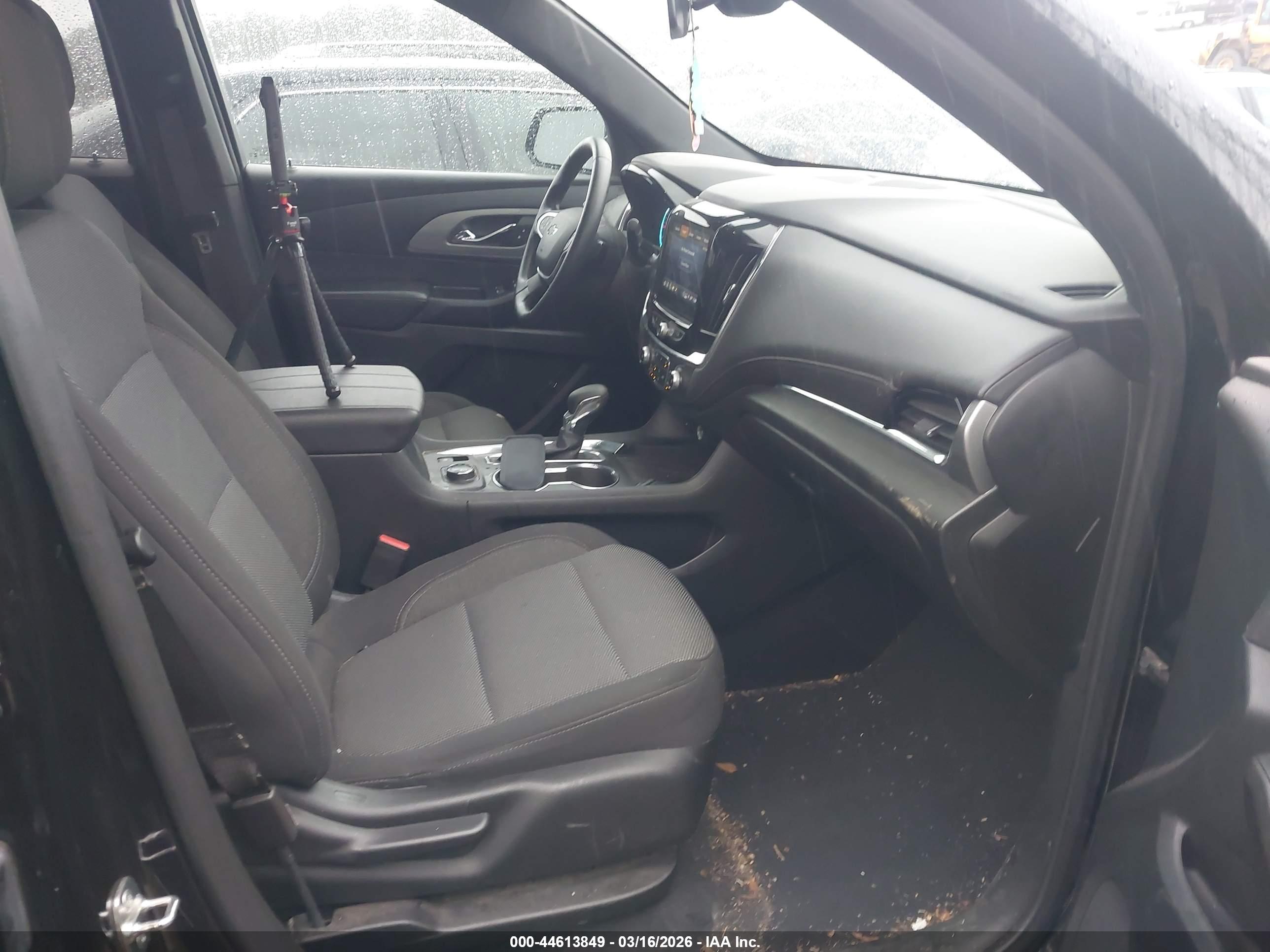 CHEVROLET TRAVERSE image 5