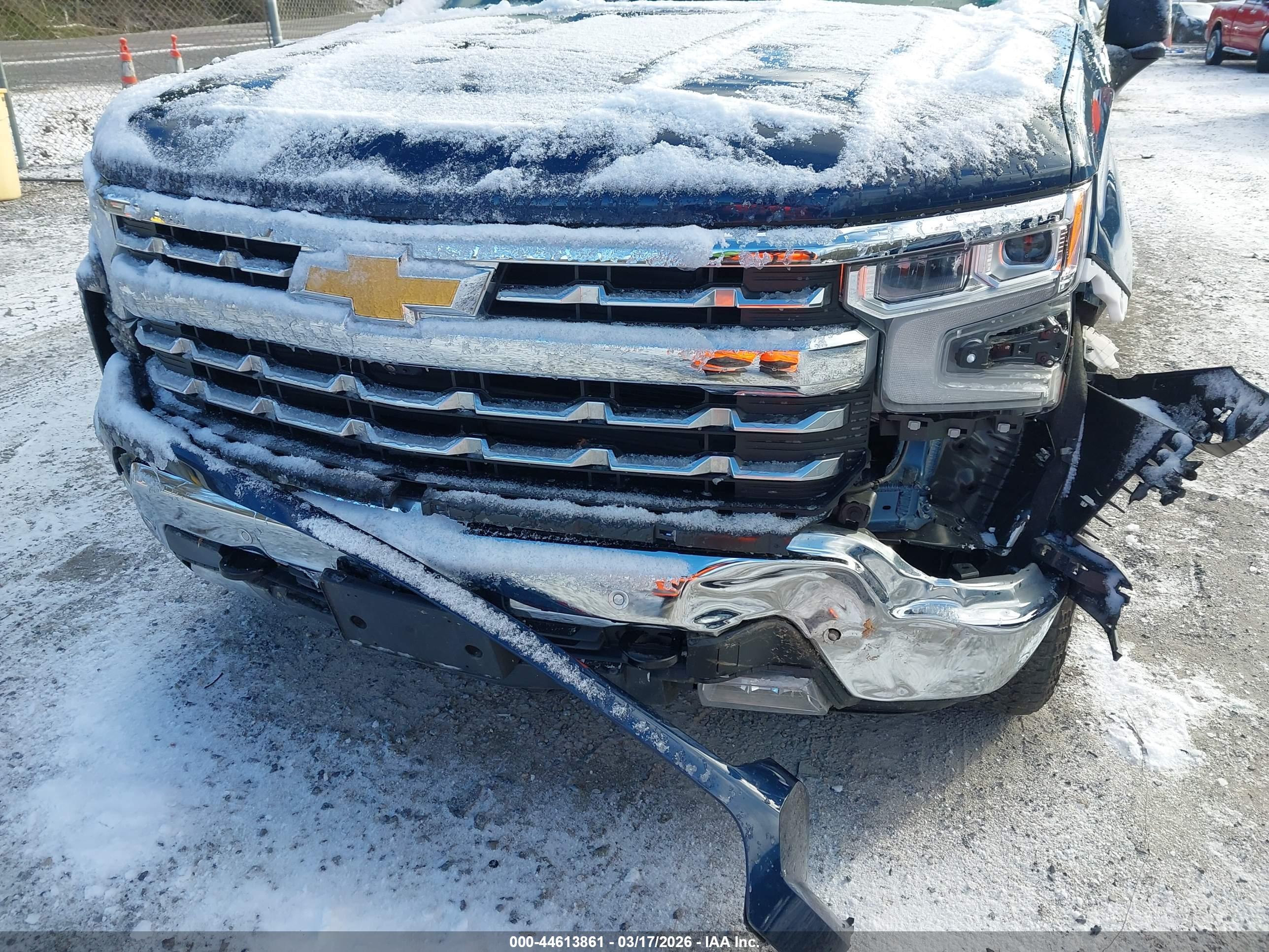 CHEVROLET SILVERADO image 6