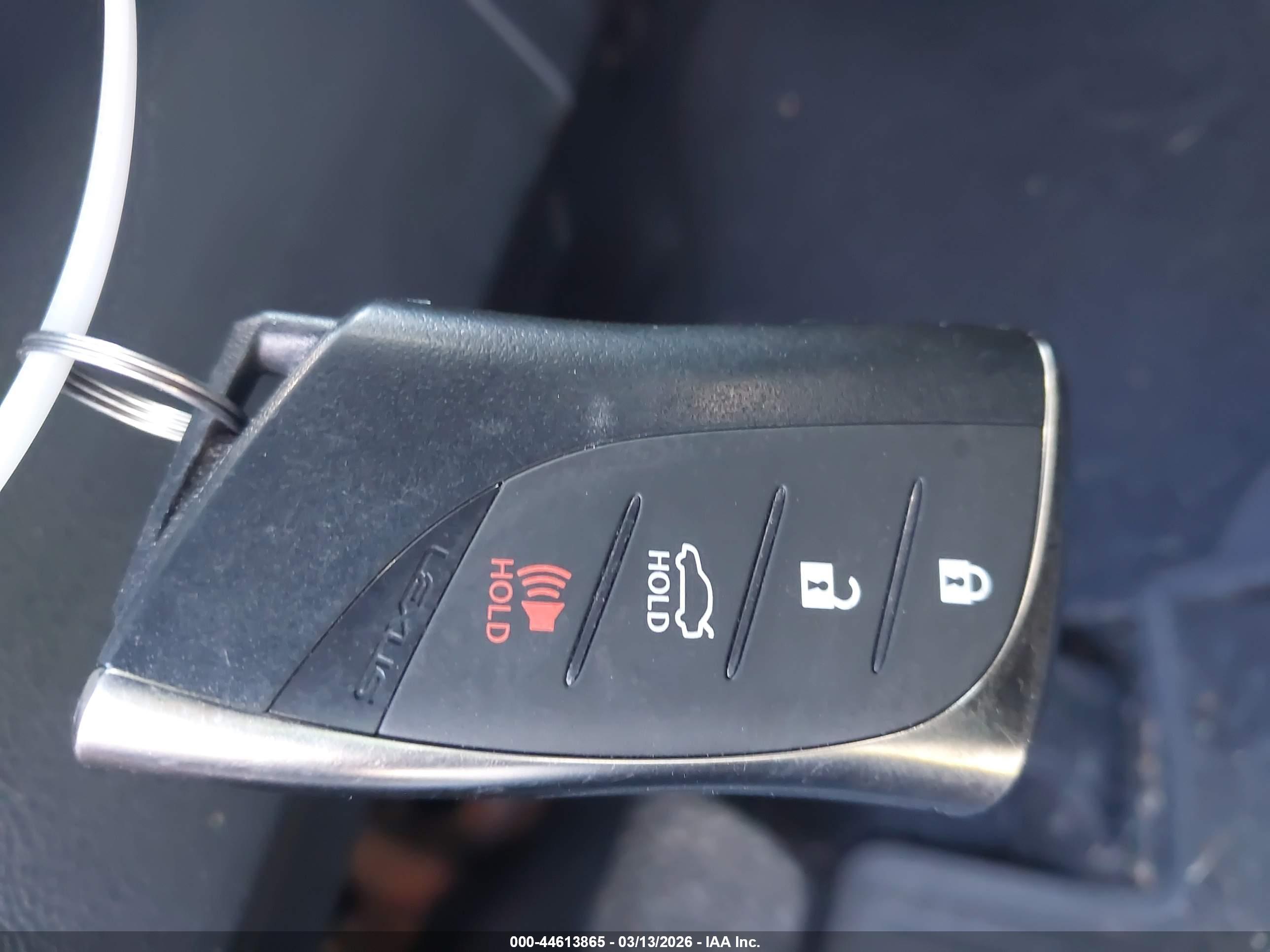 LEXUS ES image 11