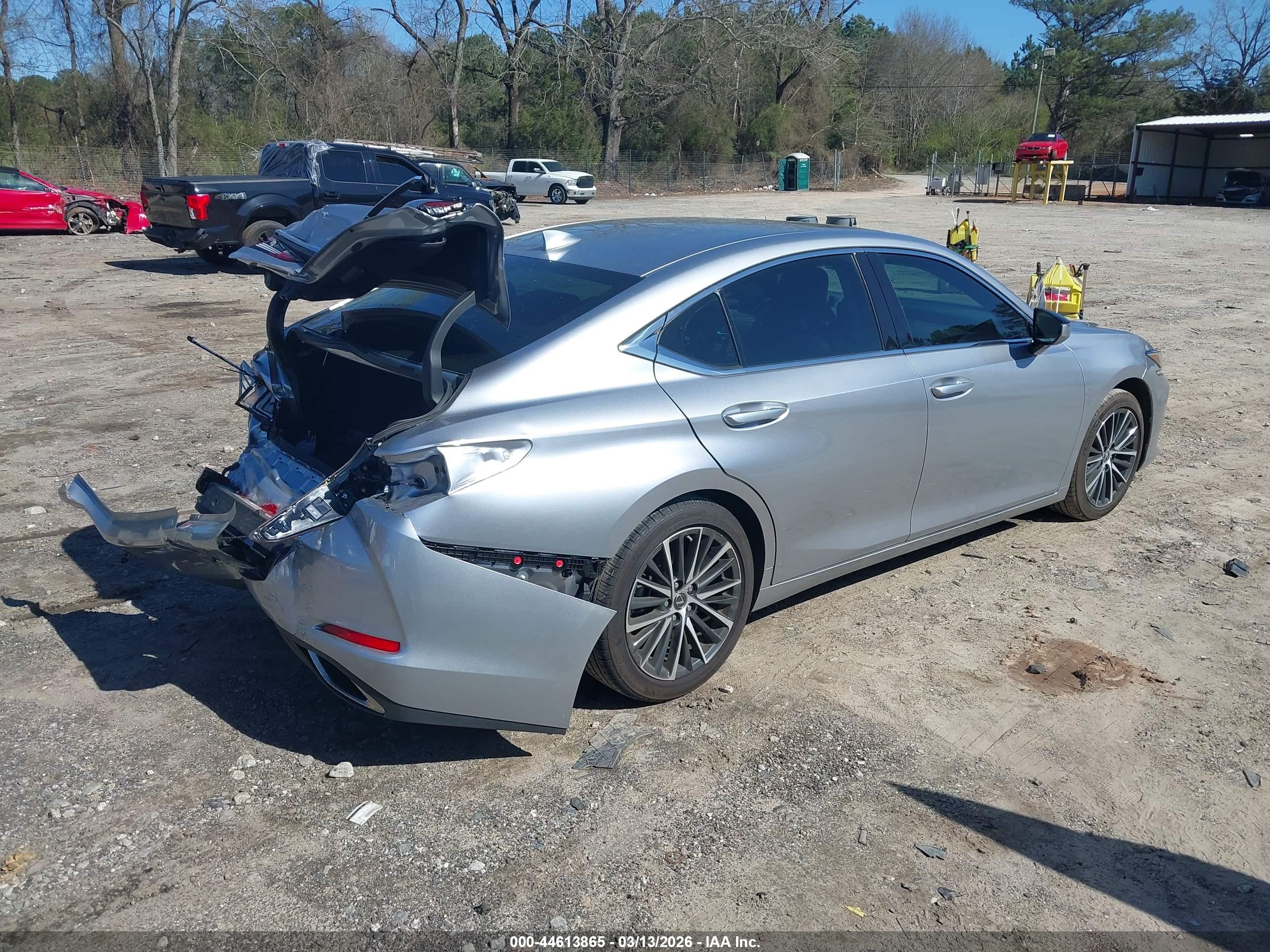 LEXUS ES image 4