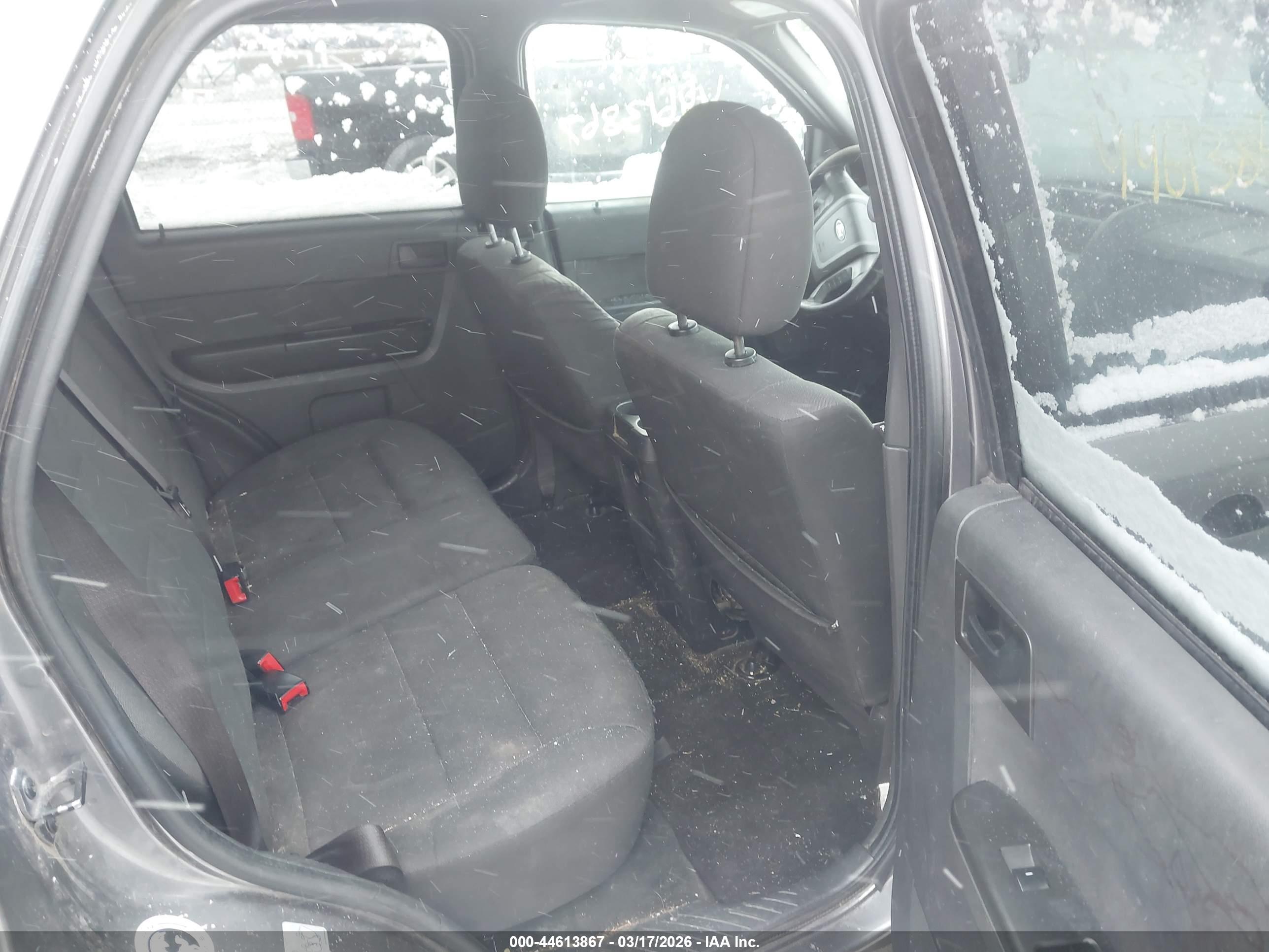 FORD ESCAPE image 8