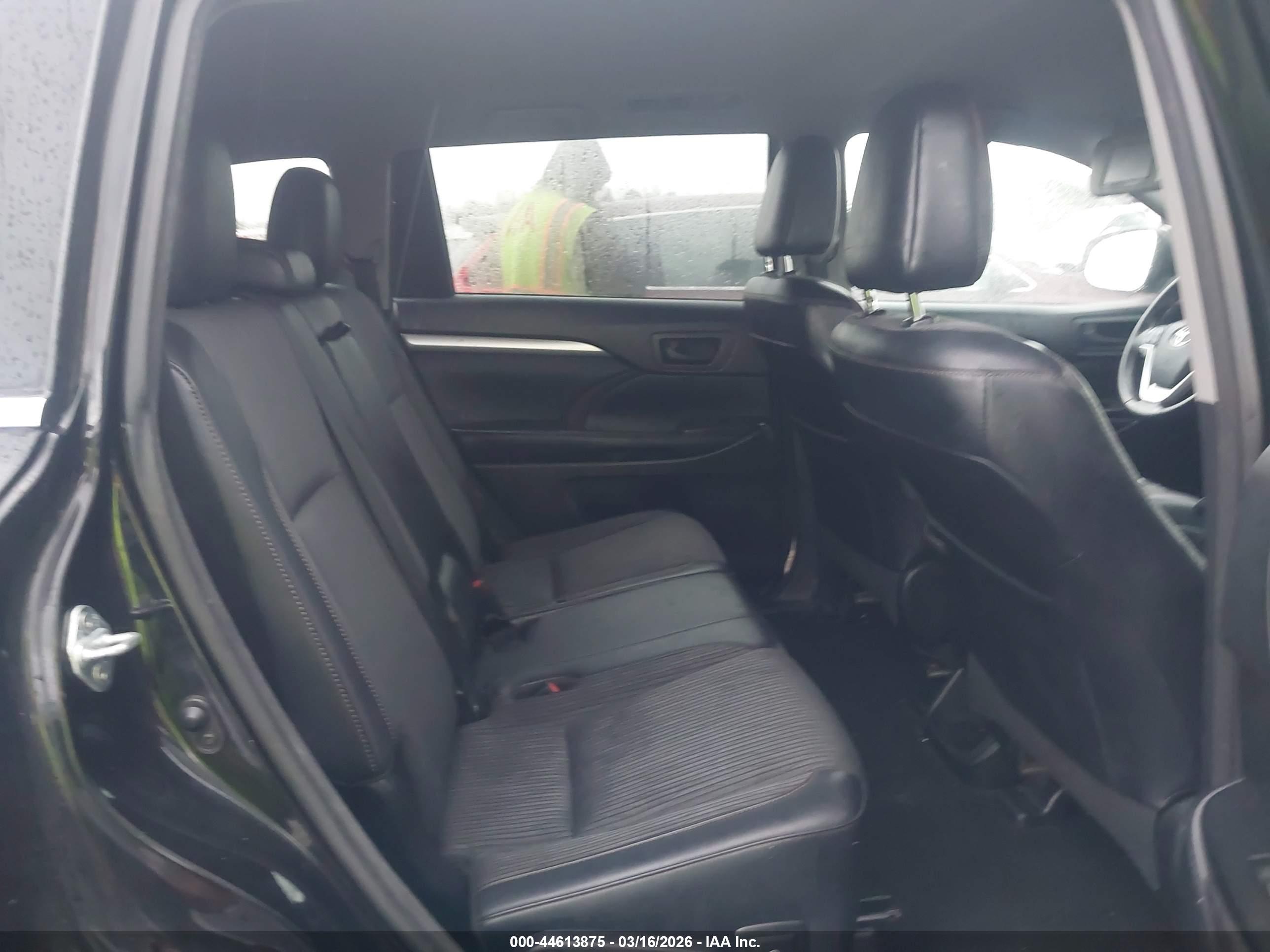 TOYOTA HIGHLANDER image 8