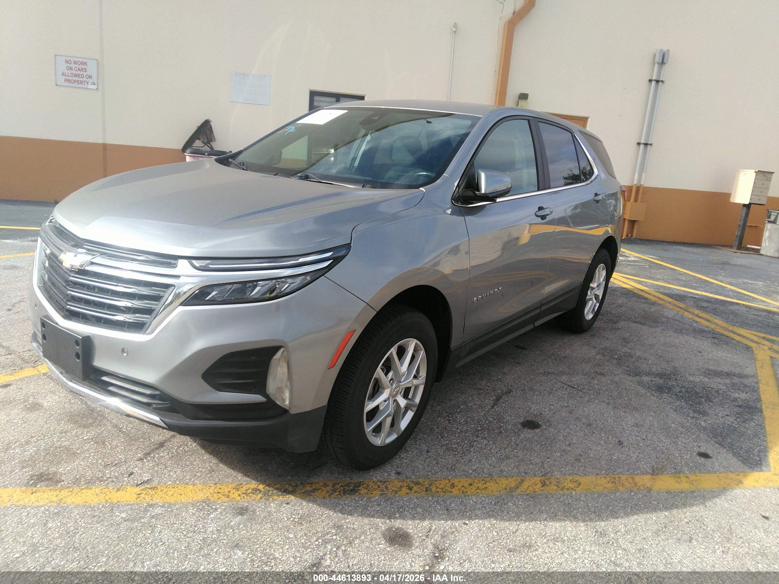 CHEVROLET EQUINOX image 2