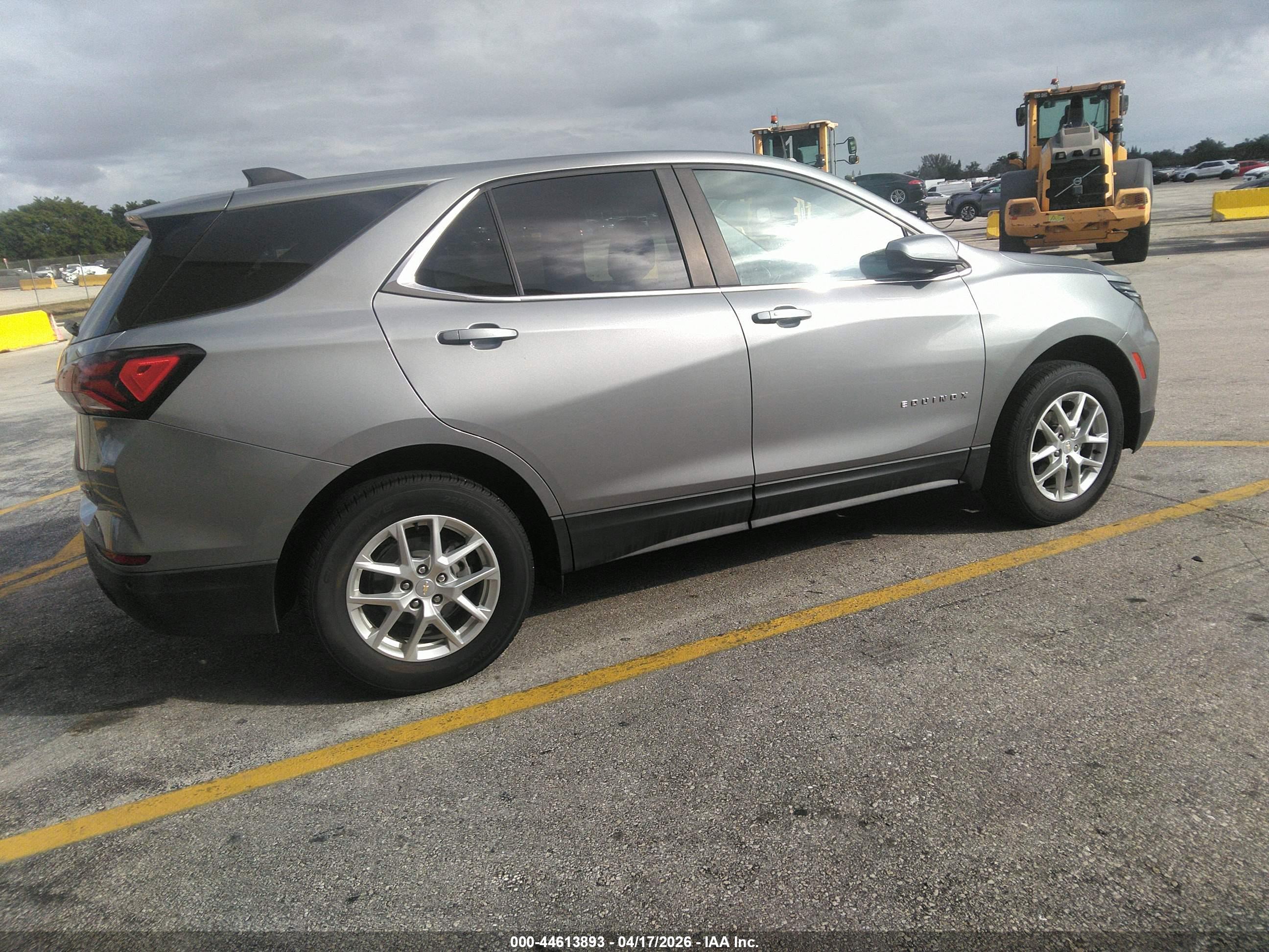 CHEVROLET EQUINOX image 4