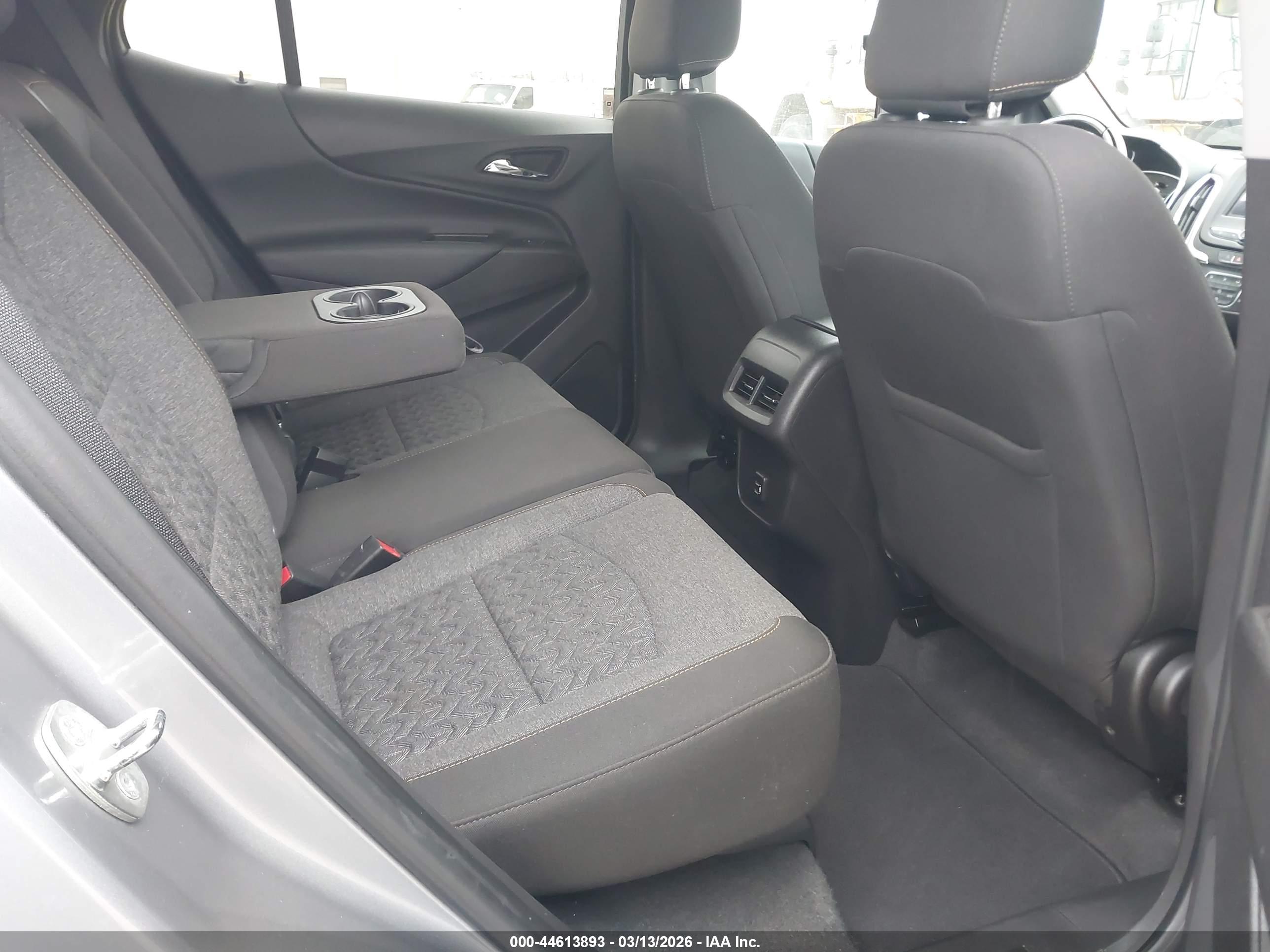 CHEVROLET EQUINOX image 8