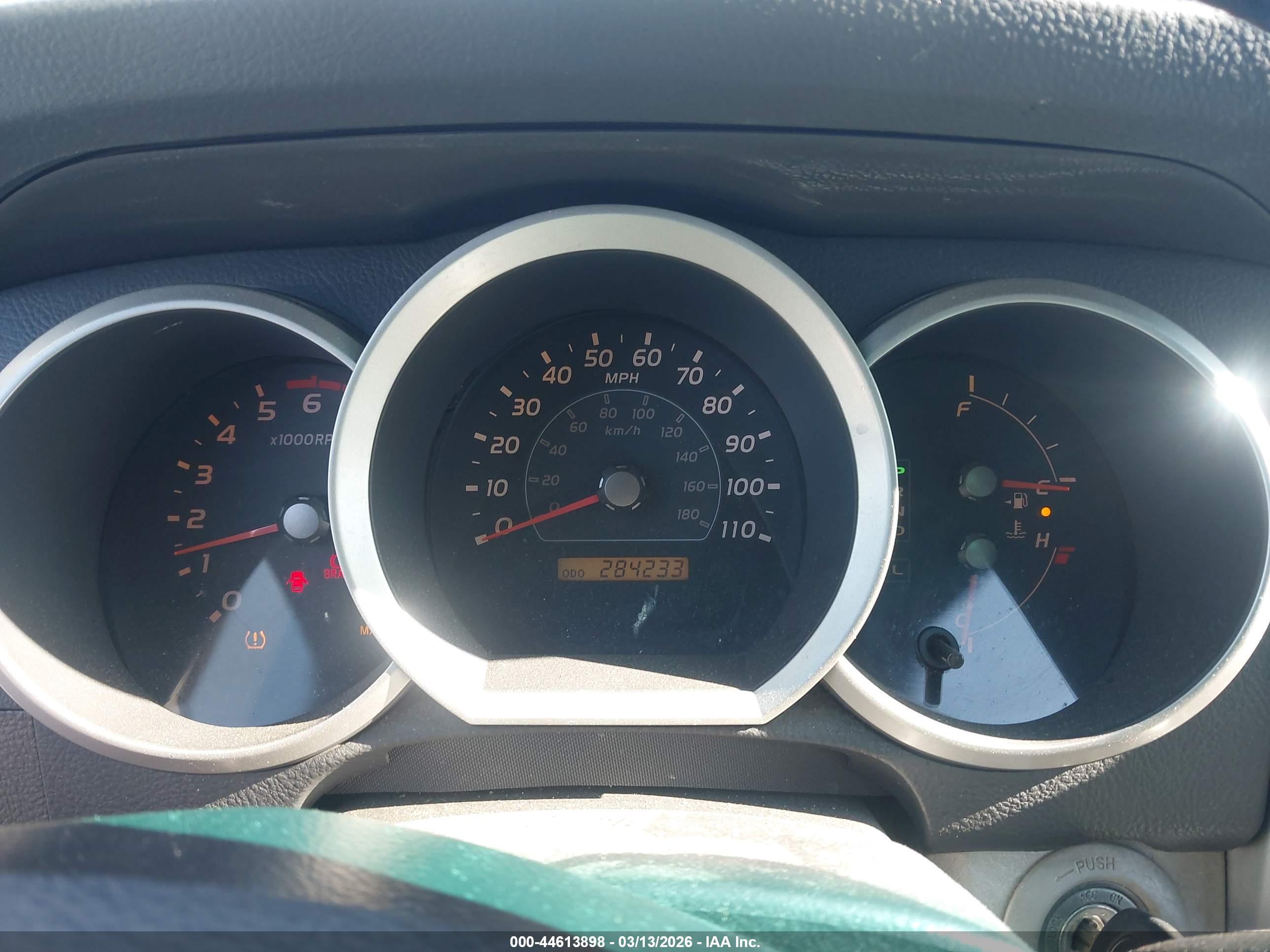 TOYOTA 4RUNNER image 7