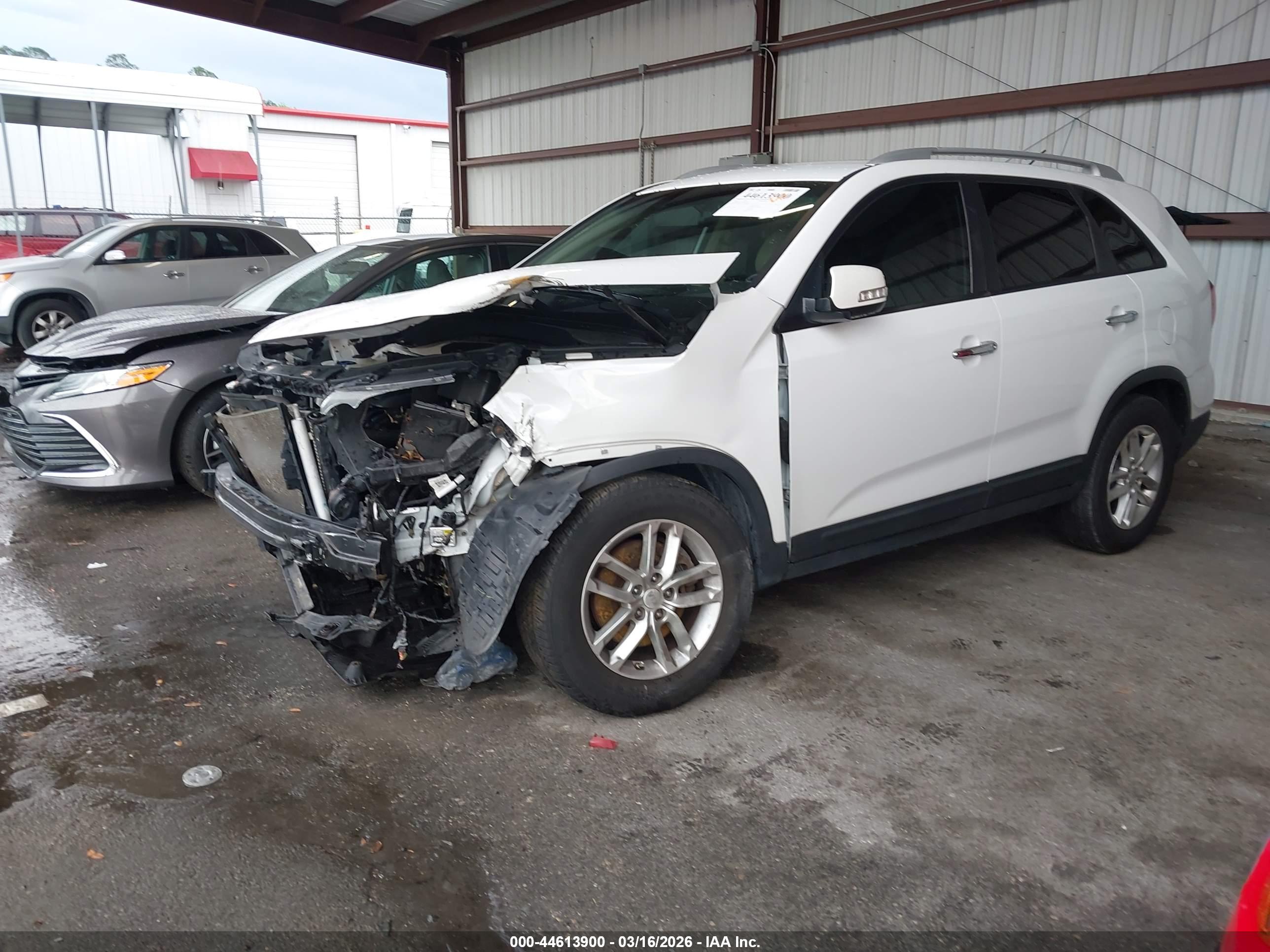 KIA SORENTO image 2