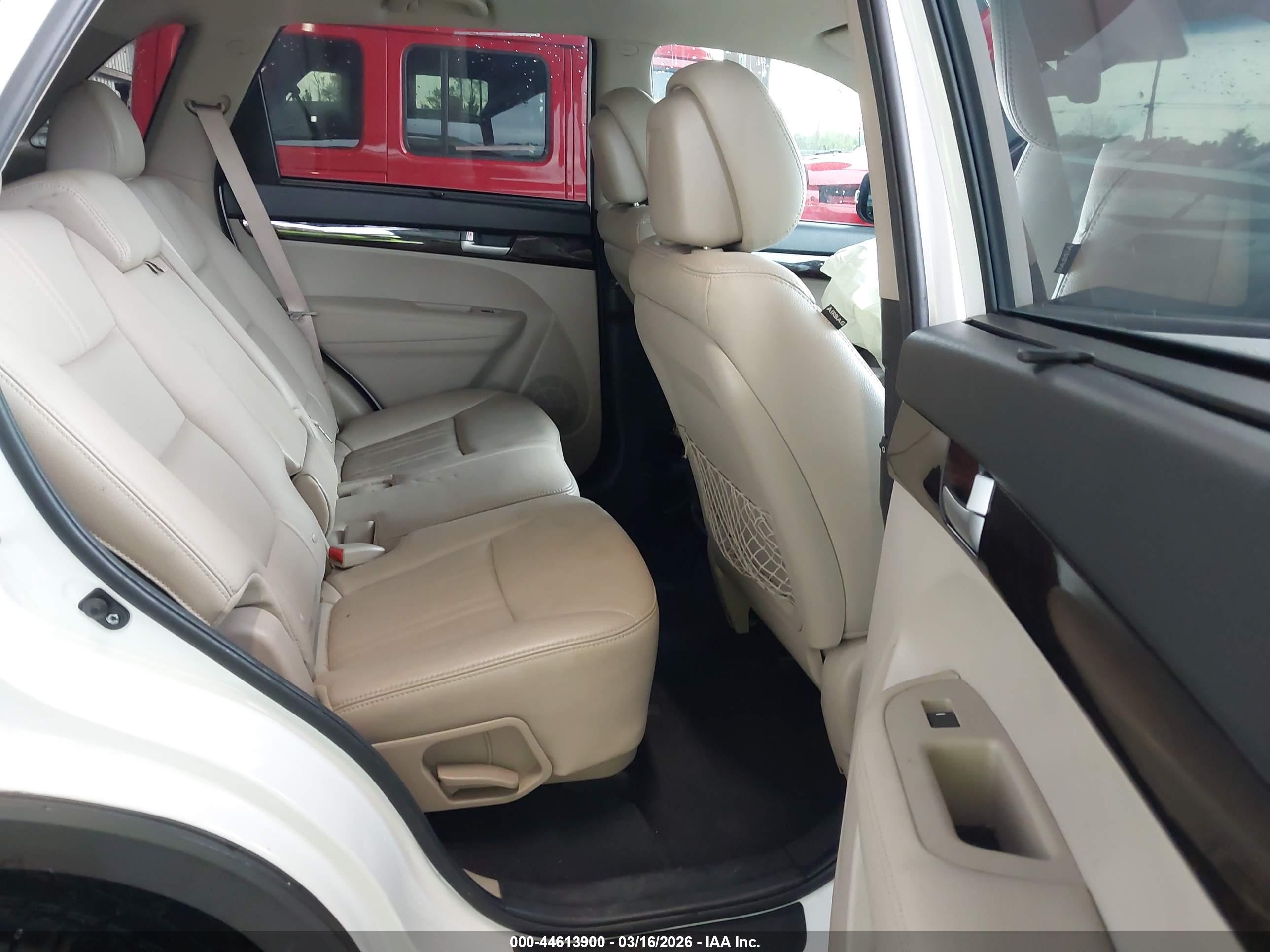 KIA SORENTO image 8