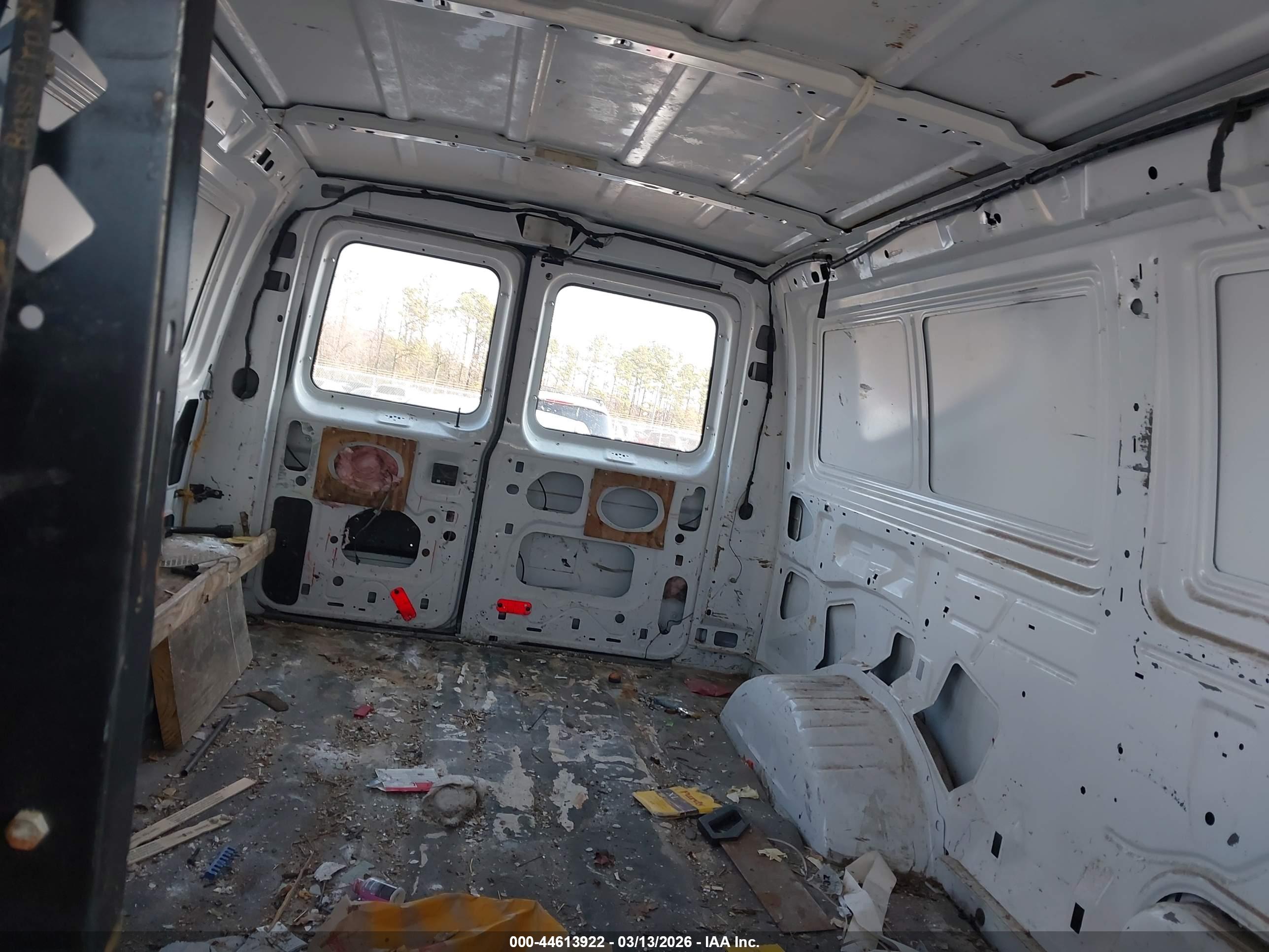 FORD E-250 image 8