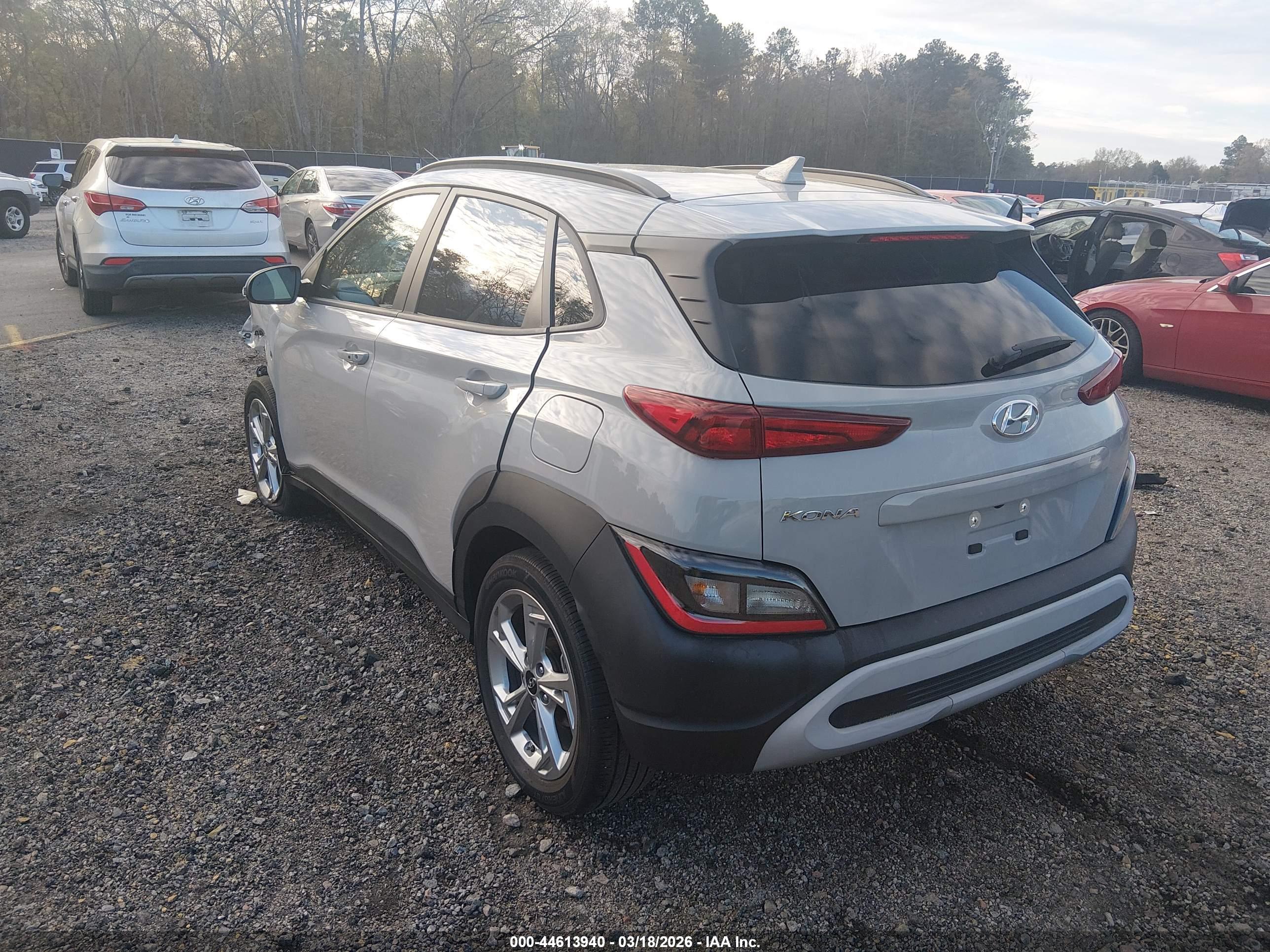 HYUNDAI KONA image 3