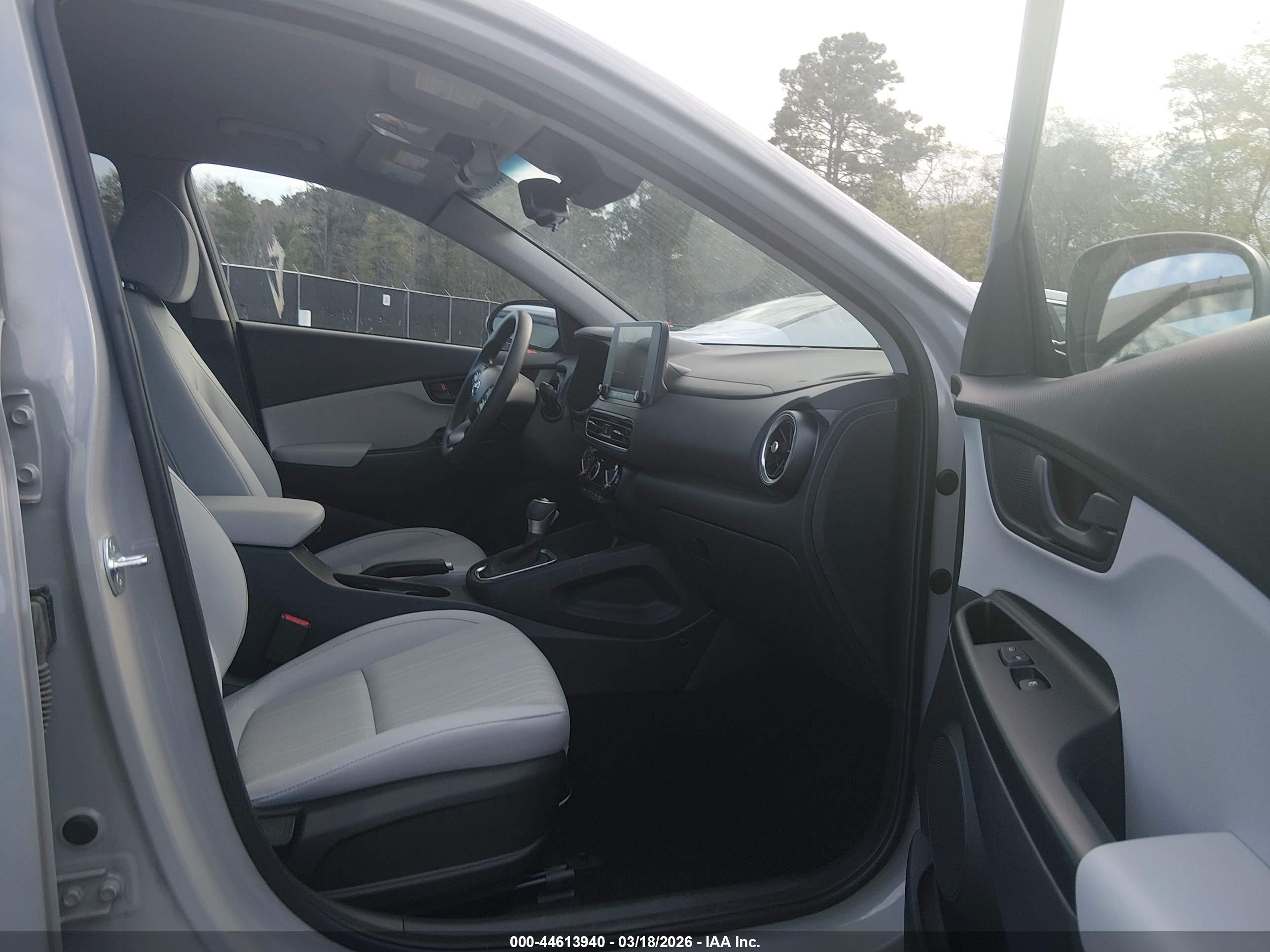 HYUNDAI KONA image 5