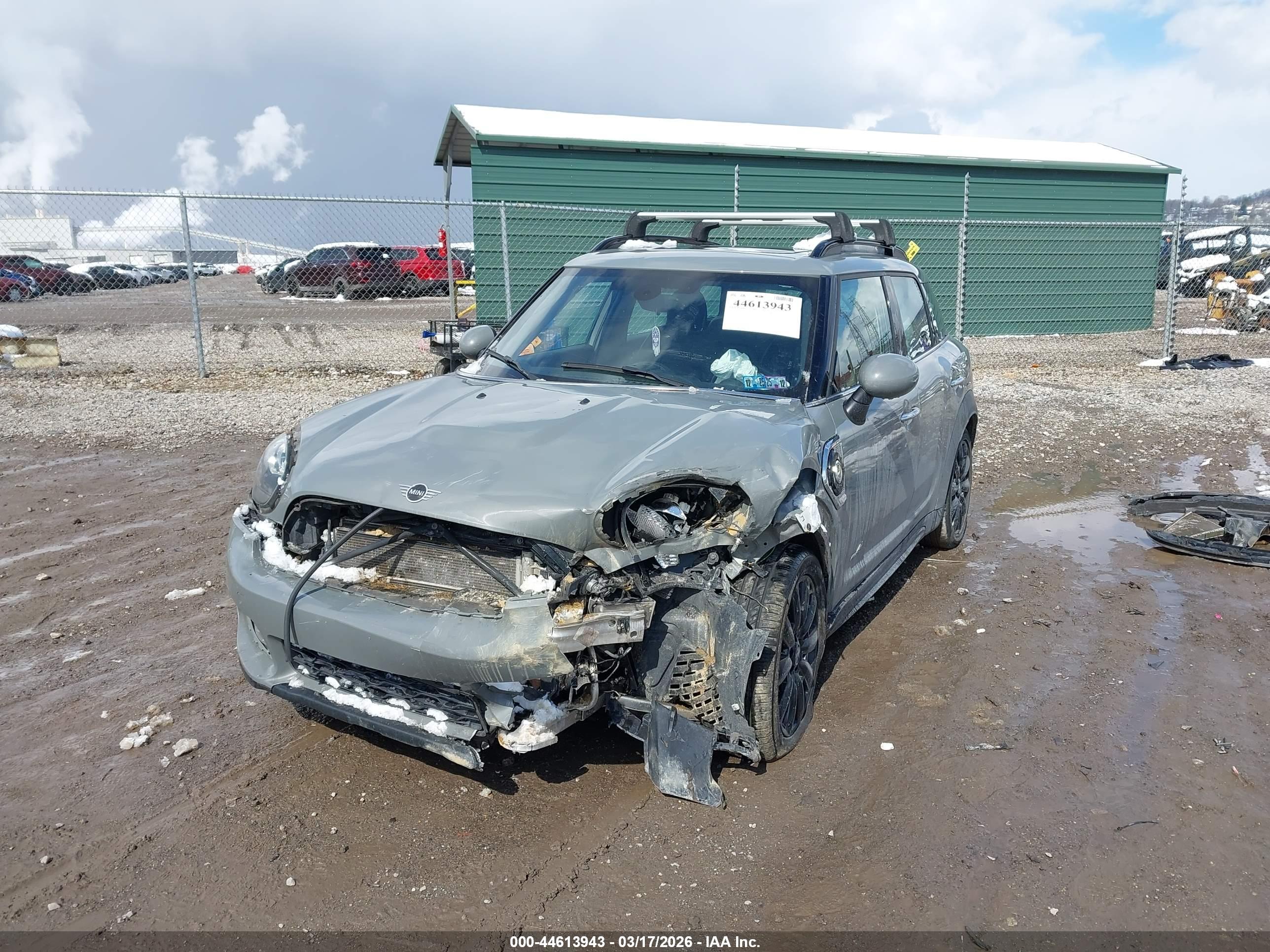 MINI E image 2