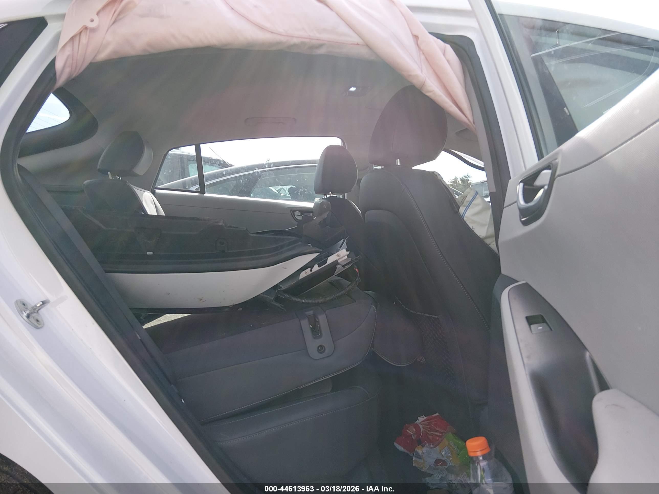 HYUNDAI IONIQ image 8