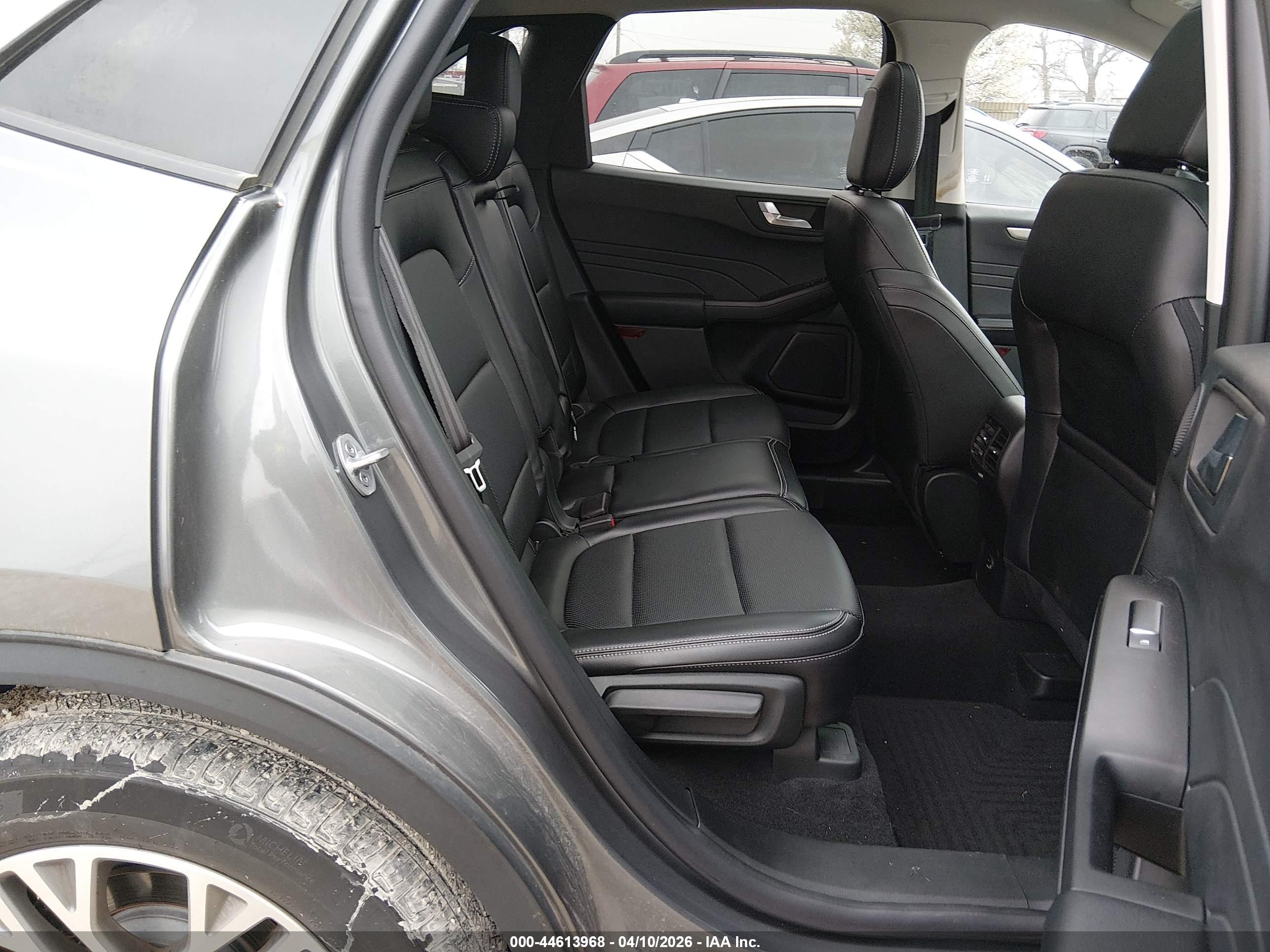 FORD ESCAPE image 8