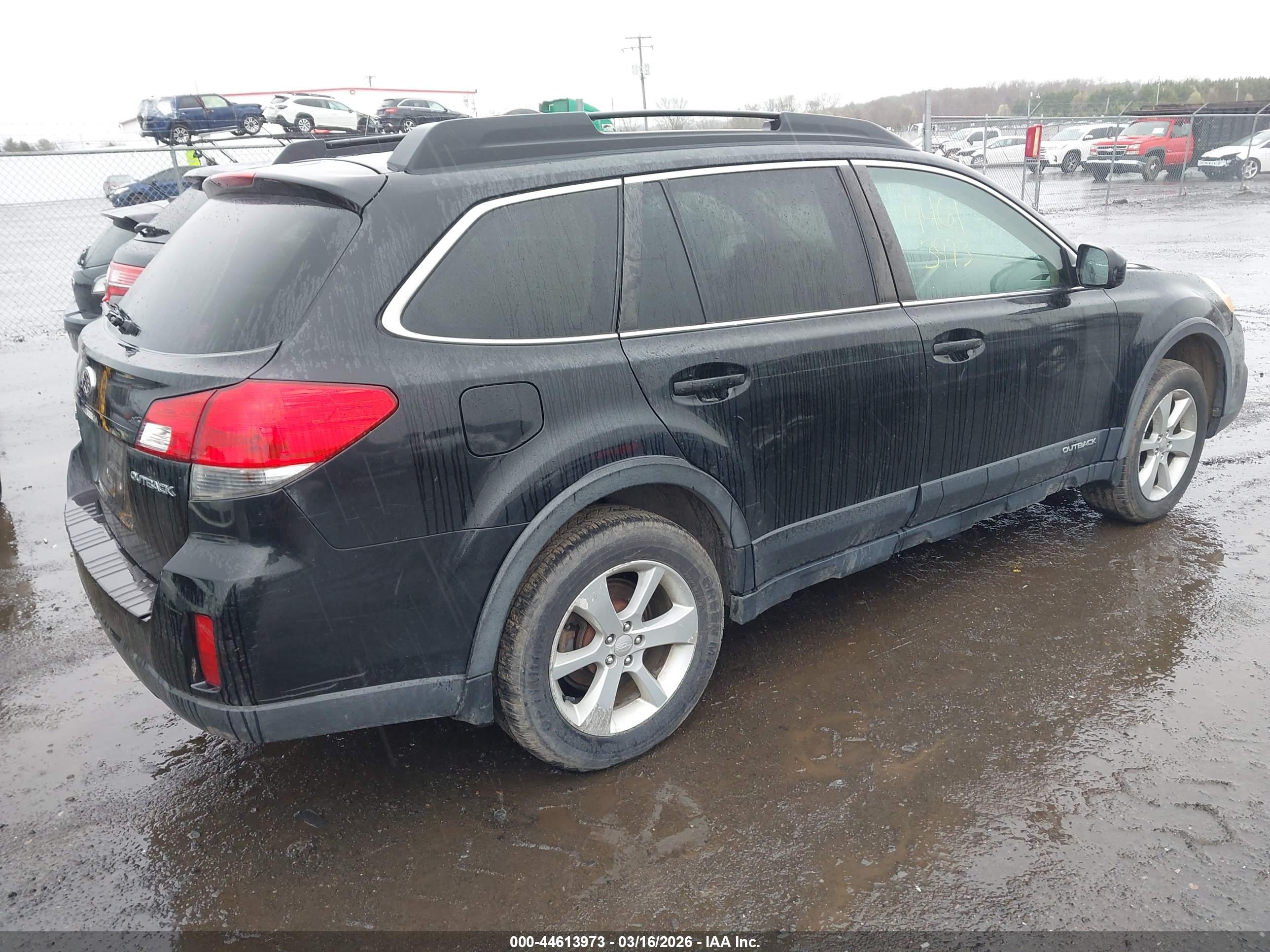 SUBARU OUTBACK image 4