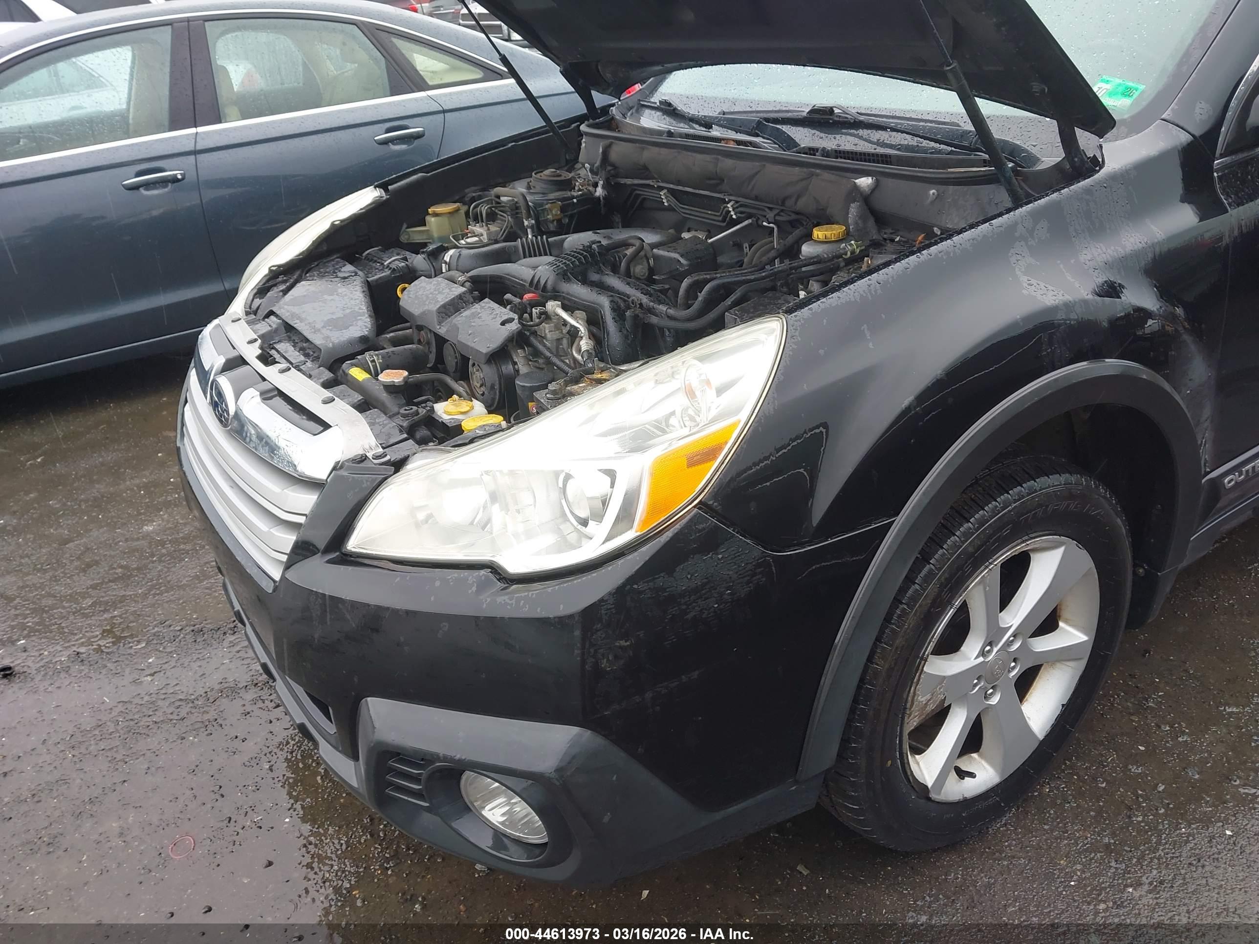 SUBARU OUTBACK image 6