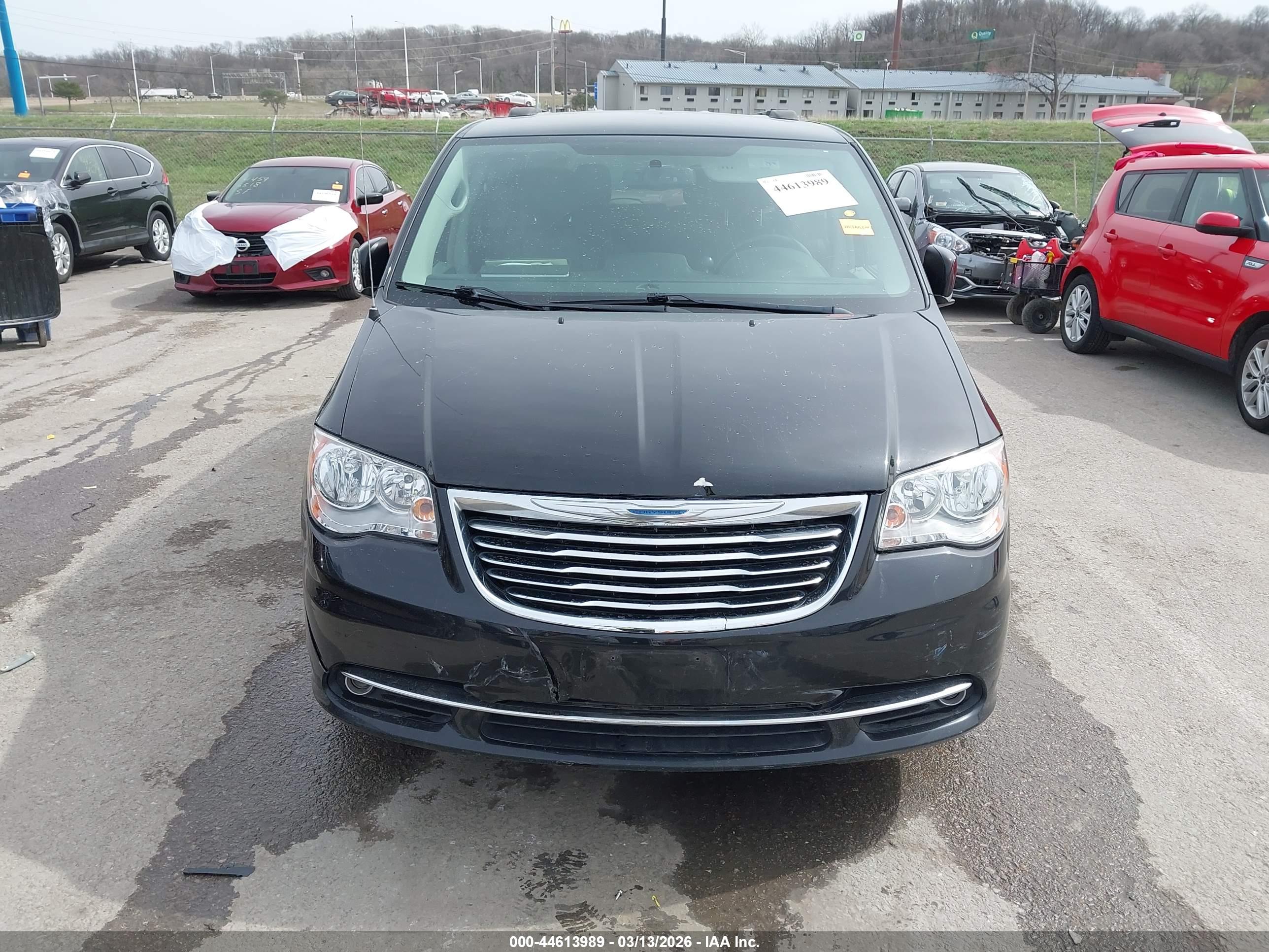 CHRYSLER TOWN image 6