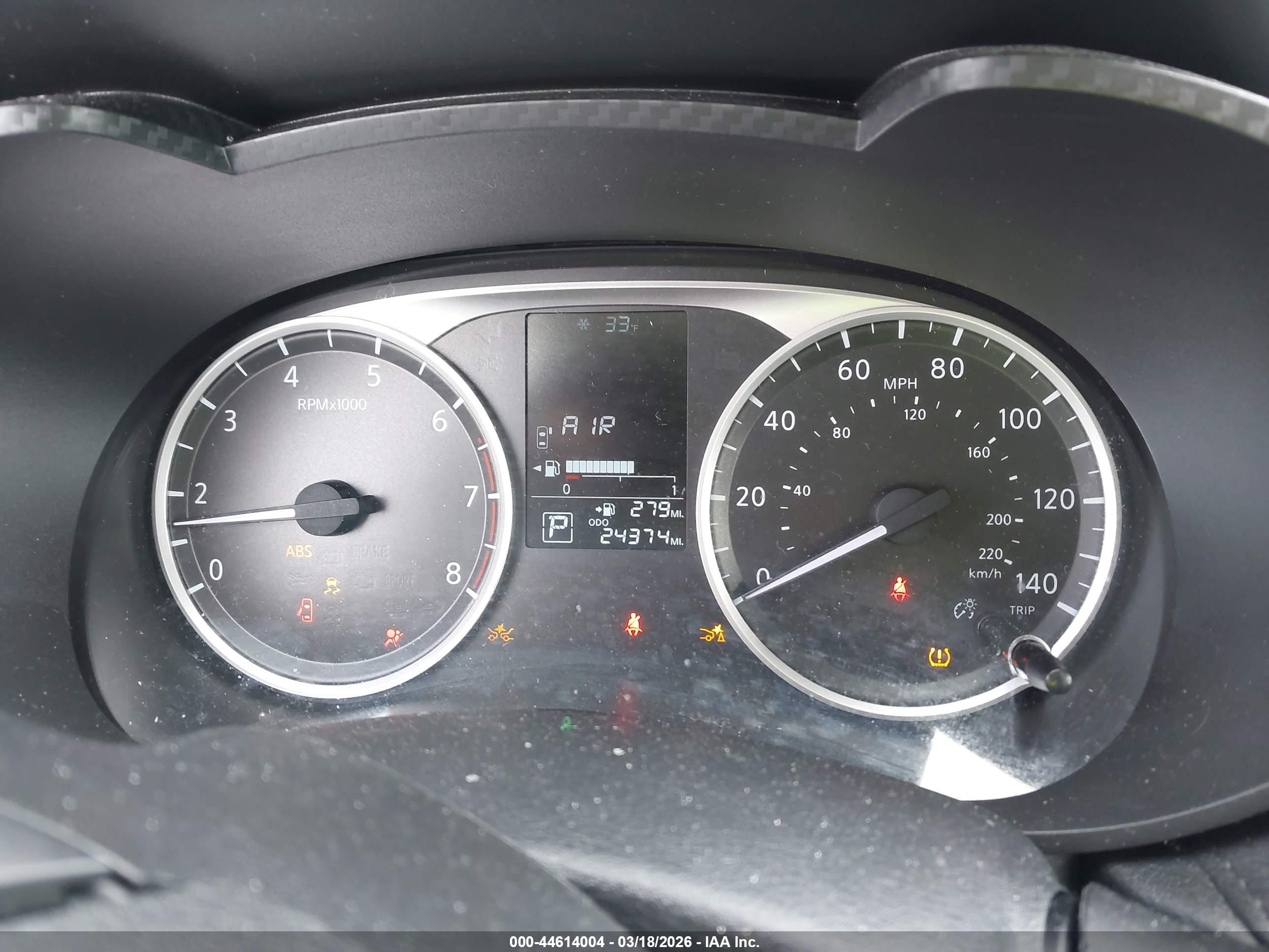 NISSAN VERSA image 7