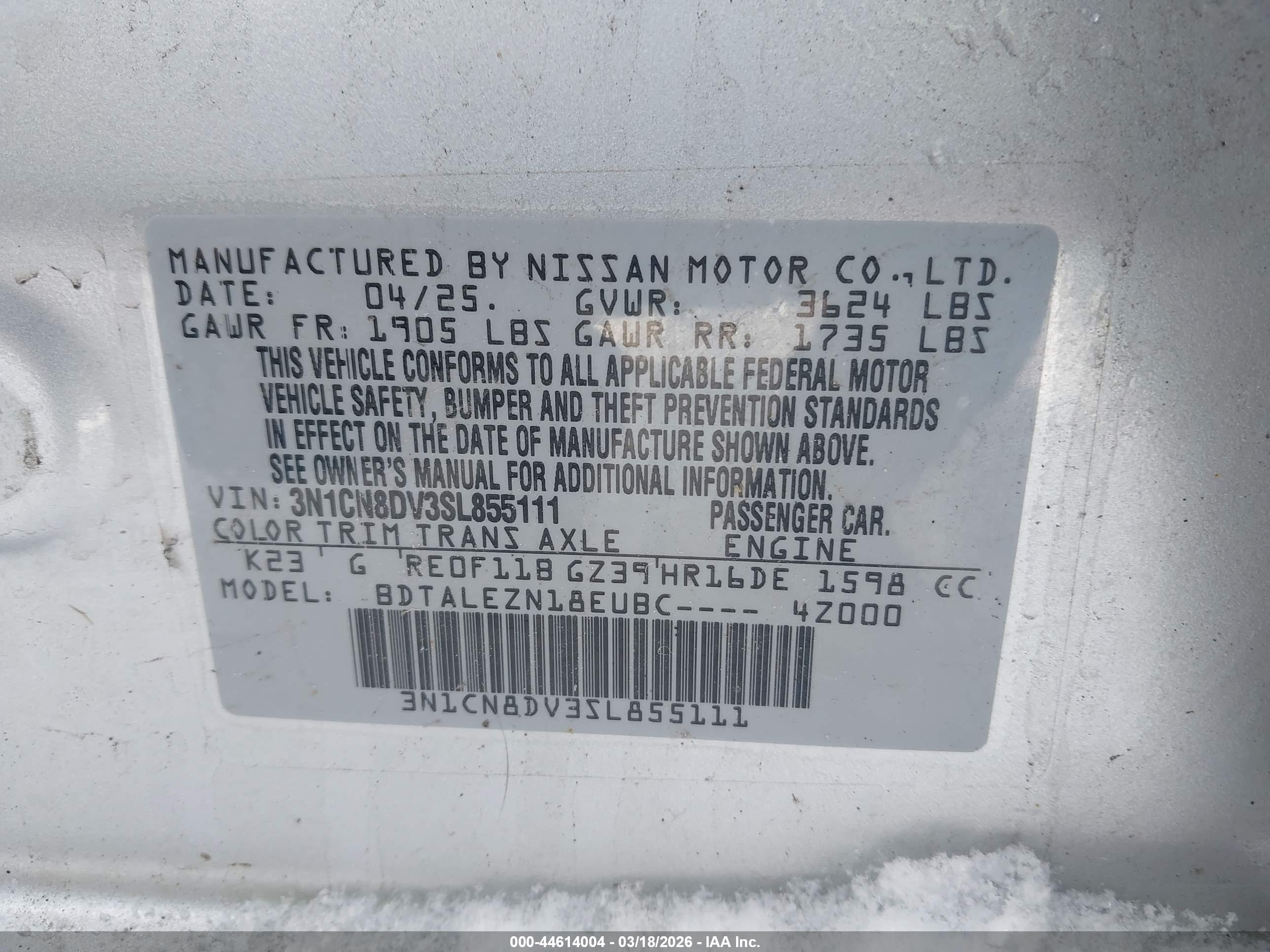 NISSAN VERSA image 9