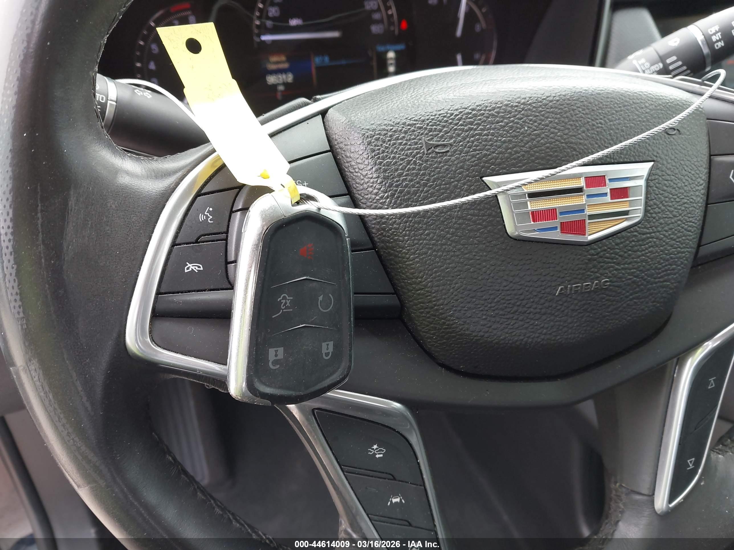 CADILLAC XT5 image 11