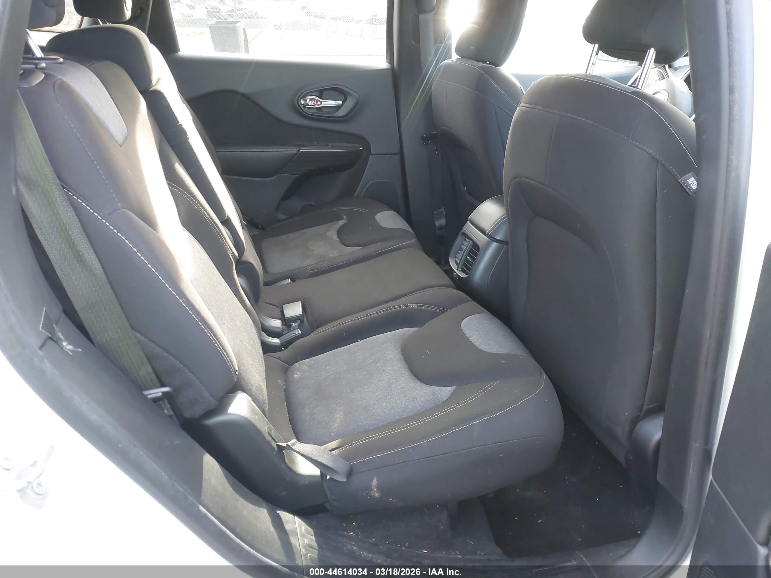 JEEP CHEROKEE image 8
