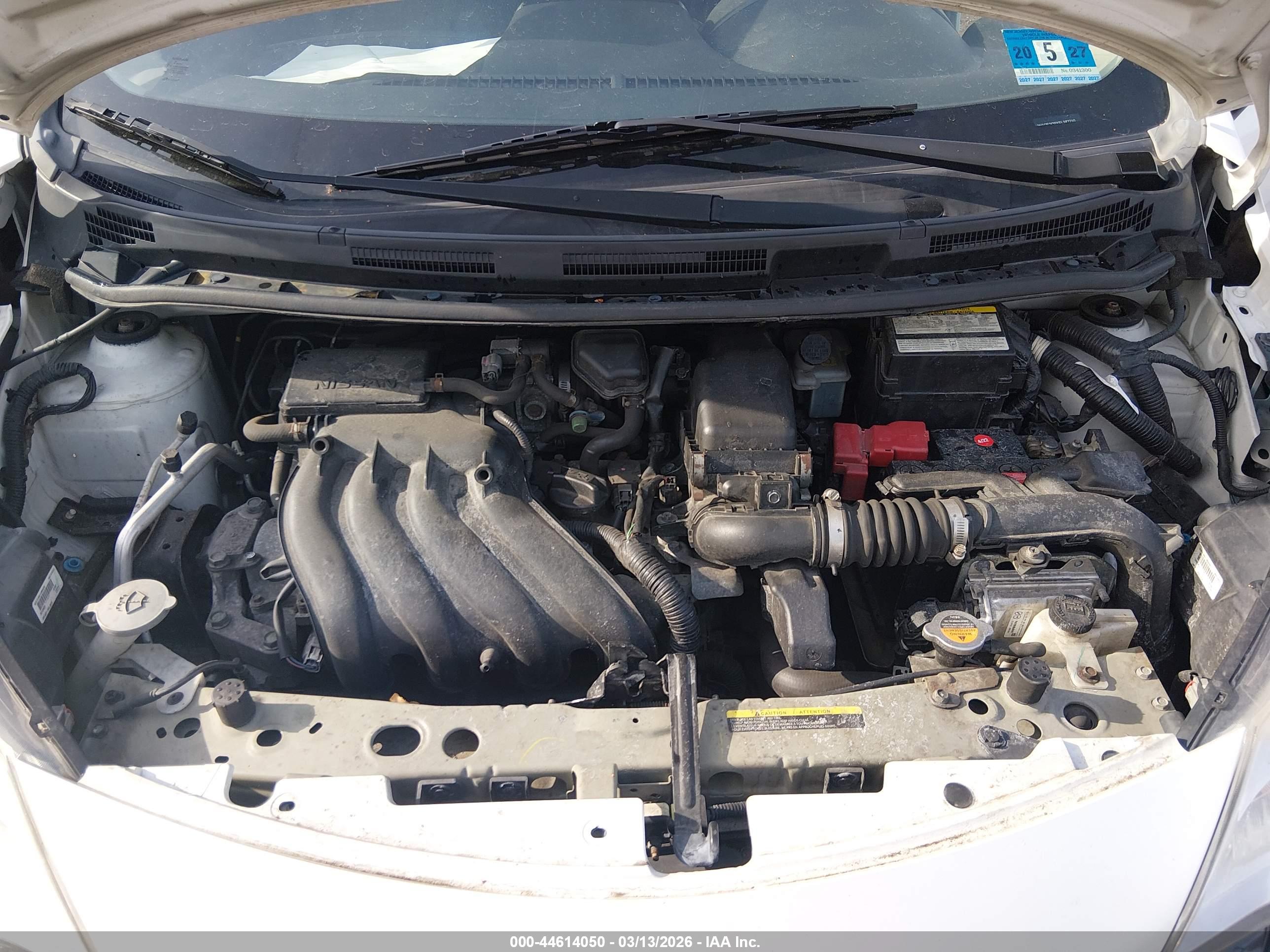 NISSAN VERSA image 10
