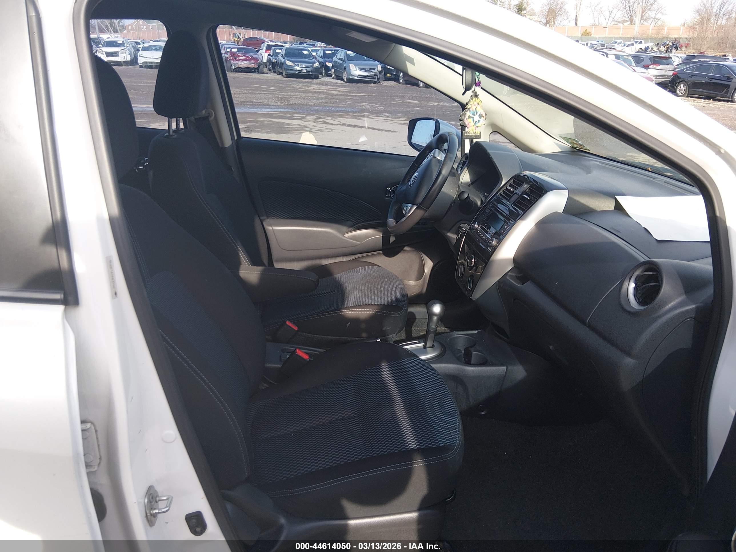 NISSAN VERSA image 5