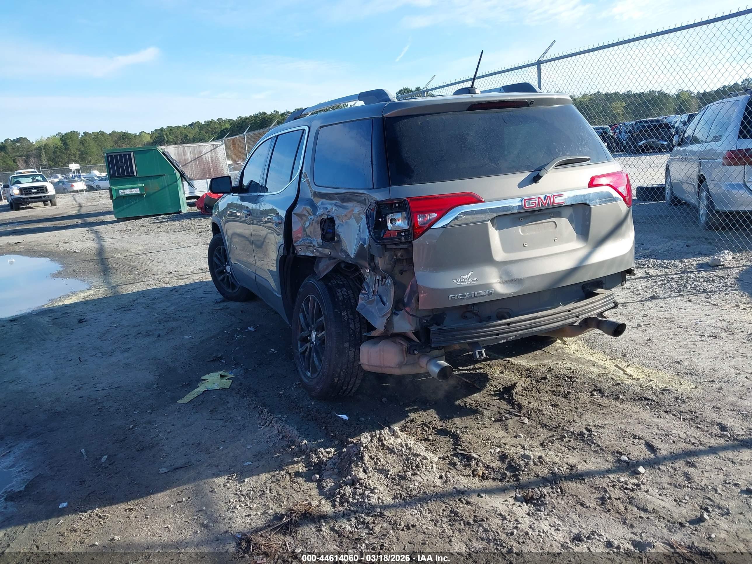 GMC ACADIA image 3