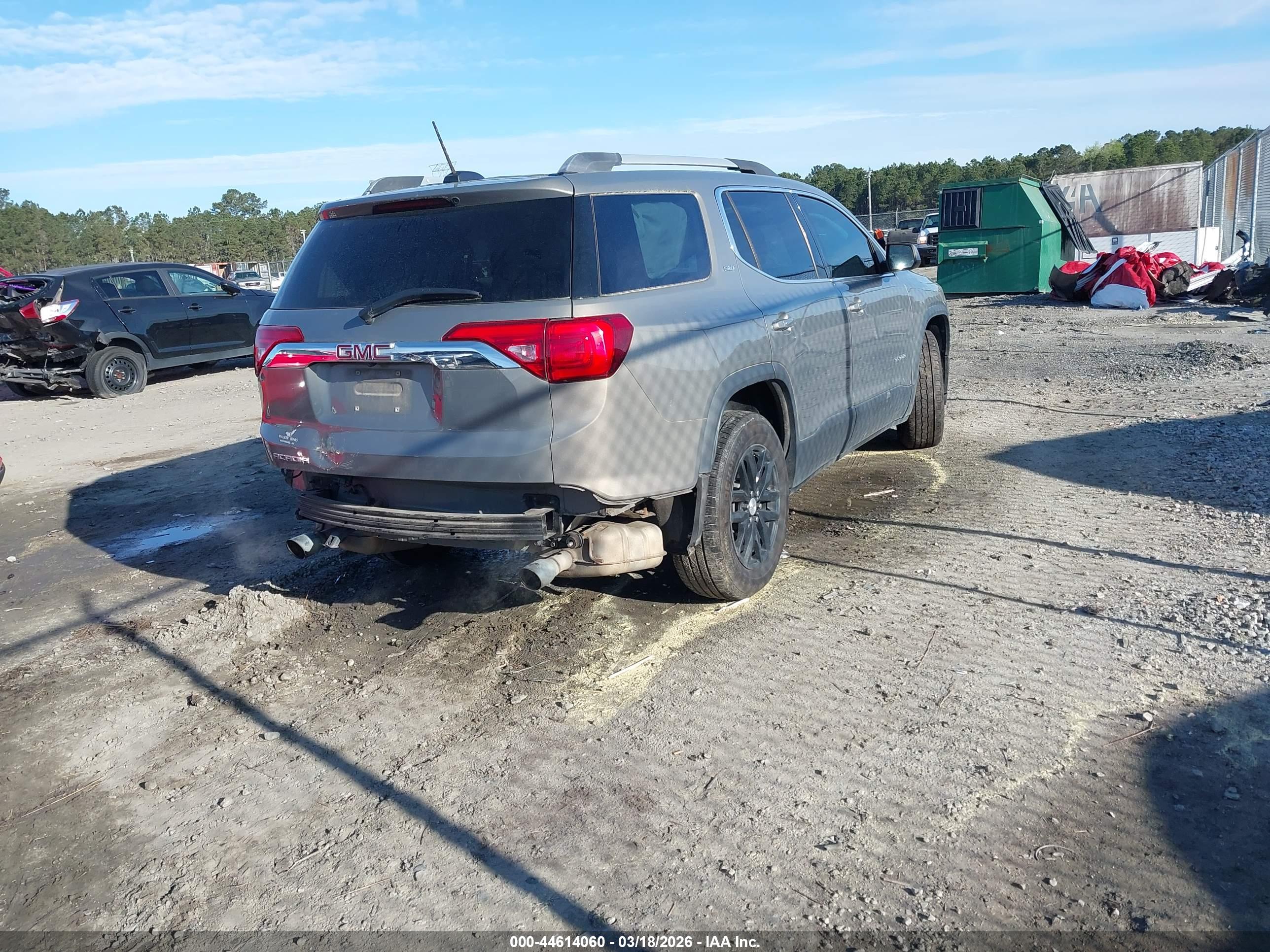 GMC ACADIA image 4