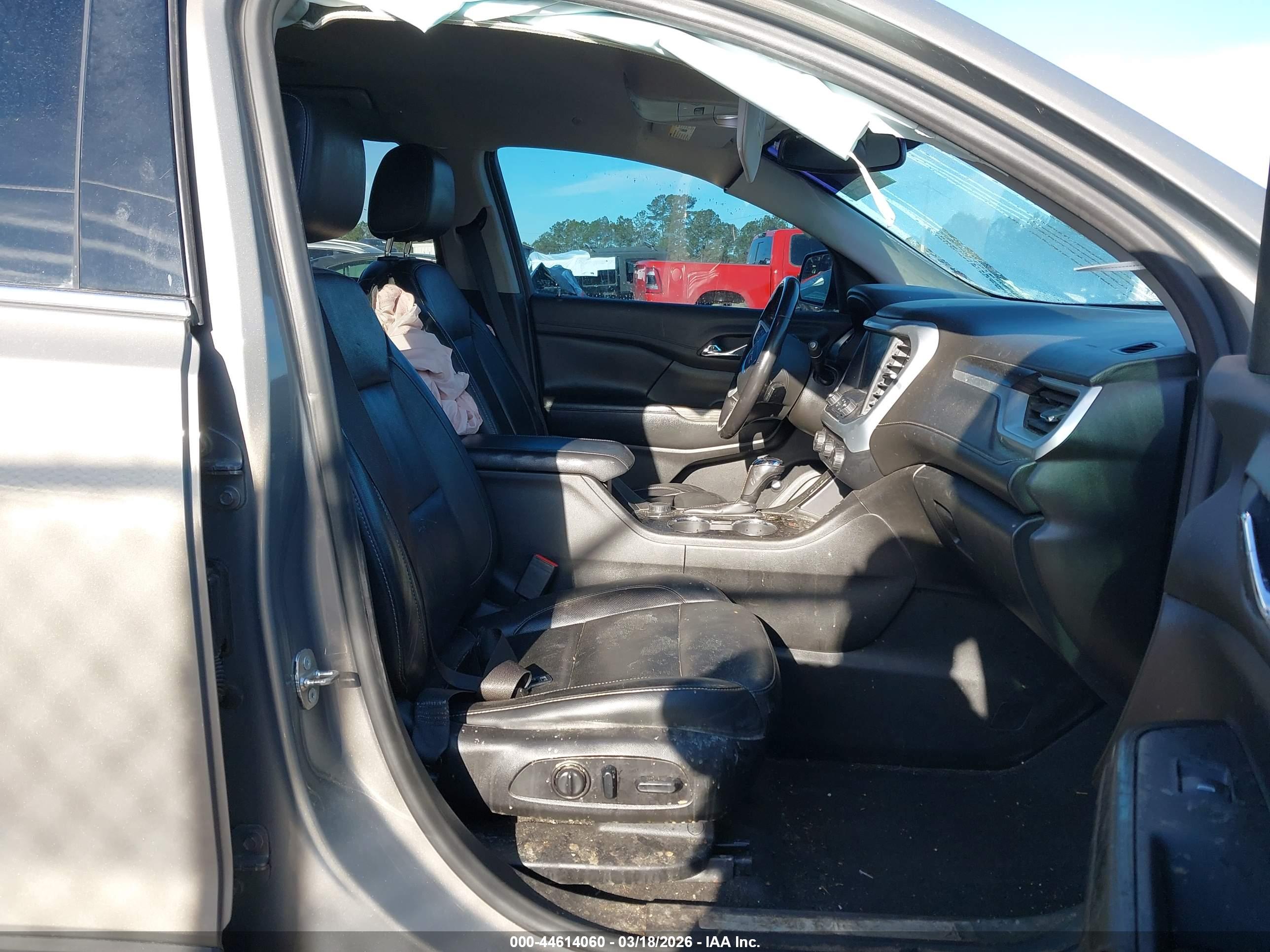 GMC ACADIA image 5