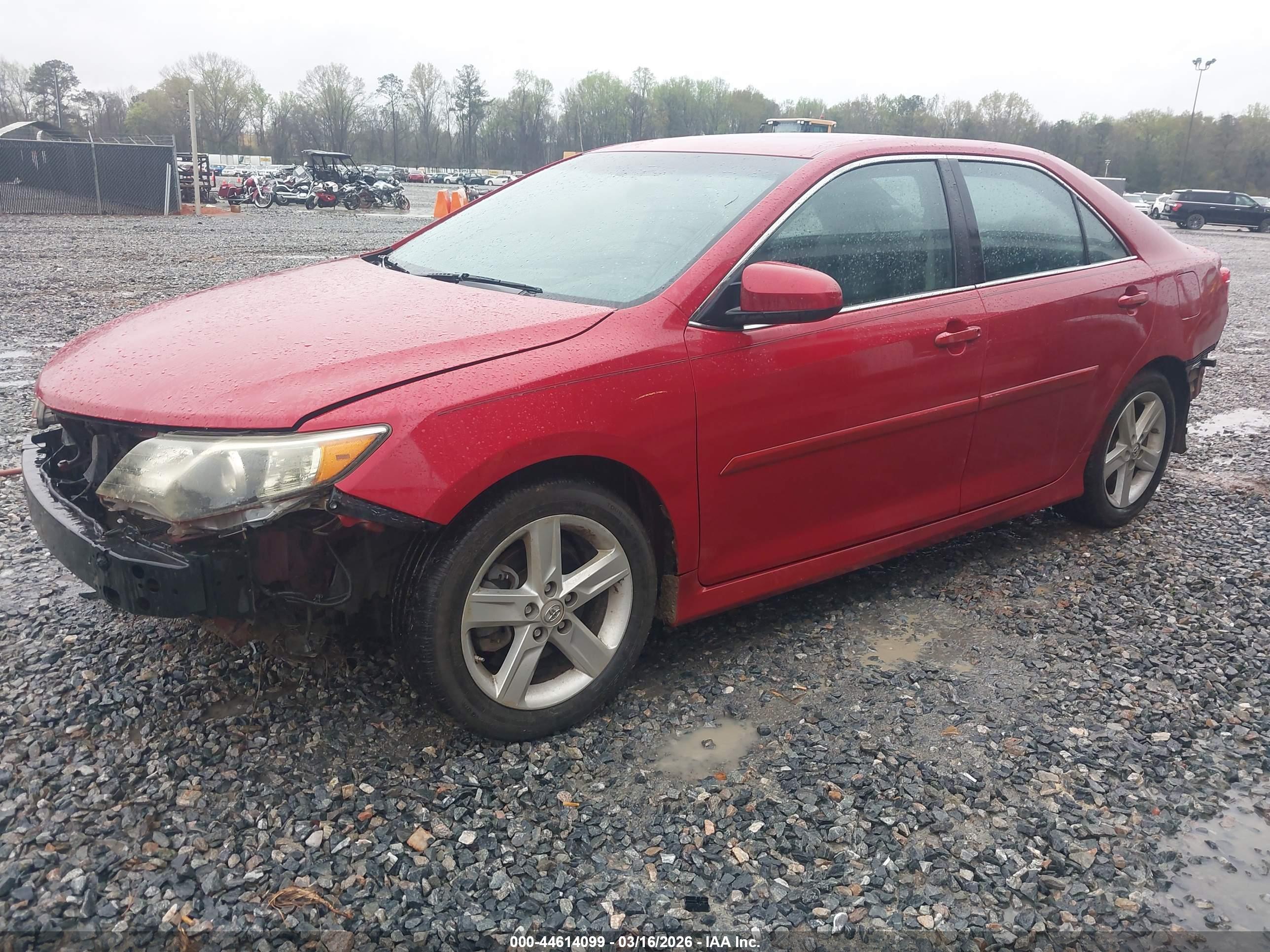 TOYOTA CAMRY image 2
