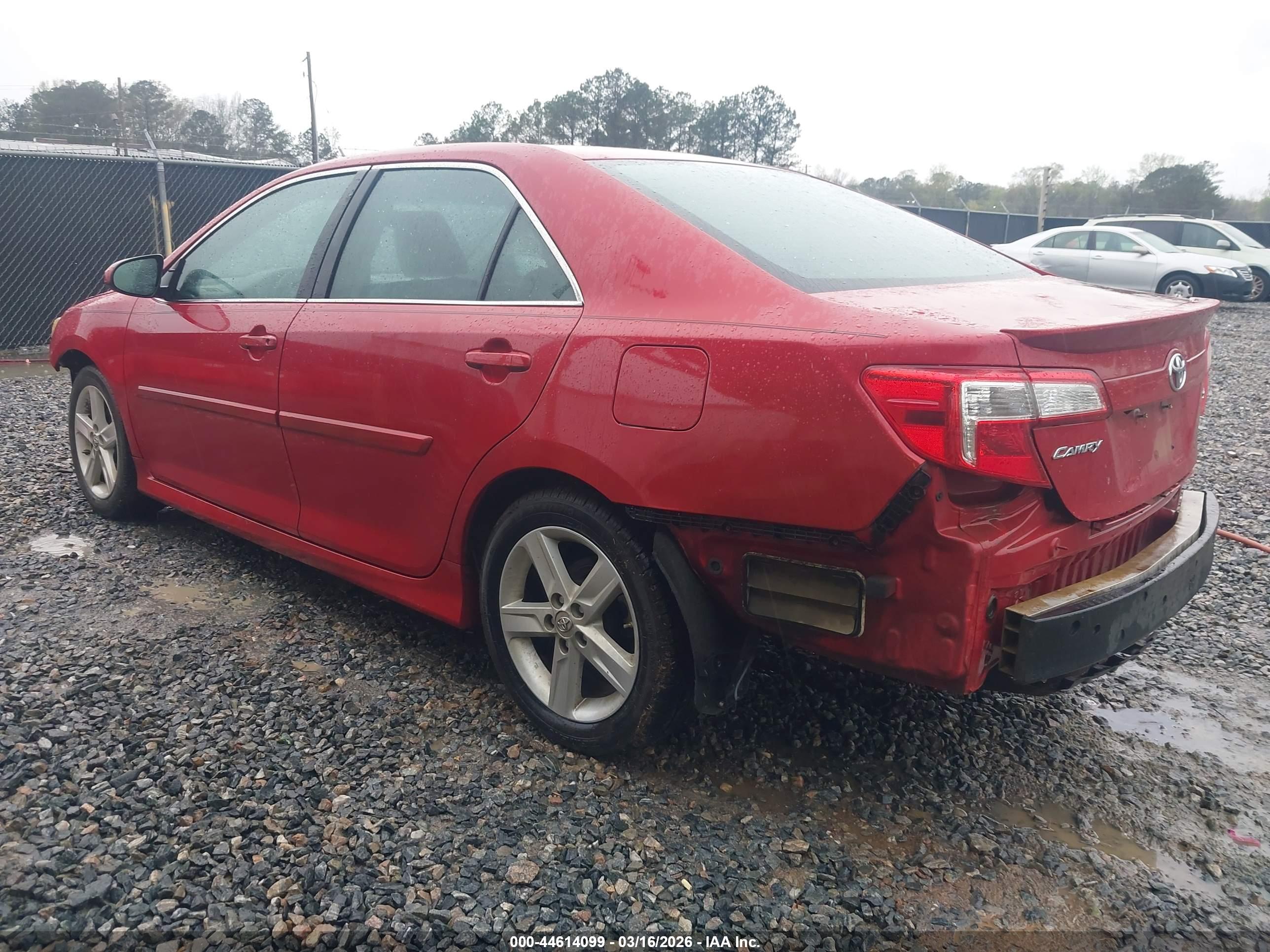 TOYOTA CAMRY image 3