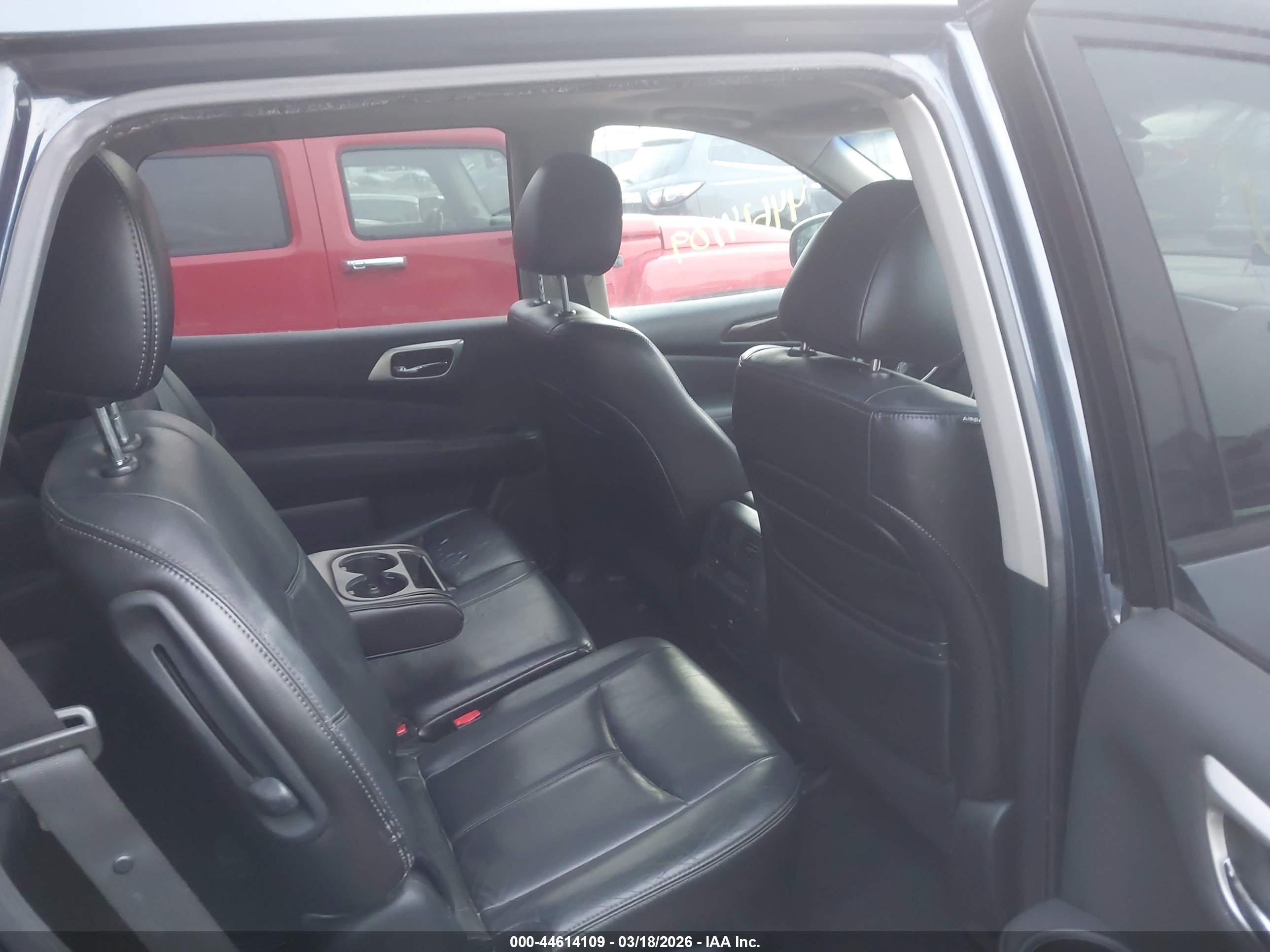 NISSAN PATHFINDER image 8