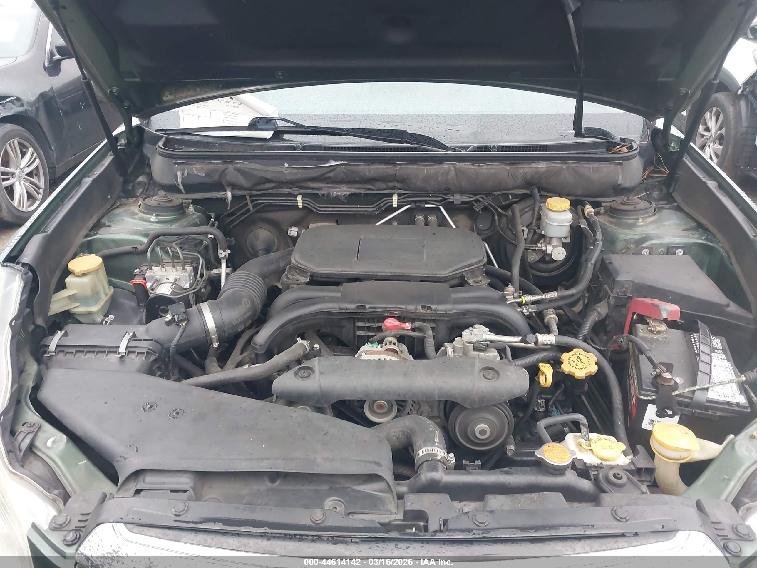 SUBARU OUTBACK image 10