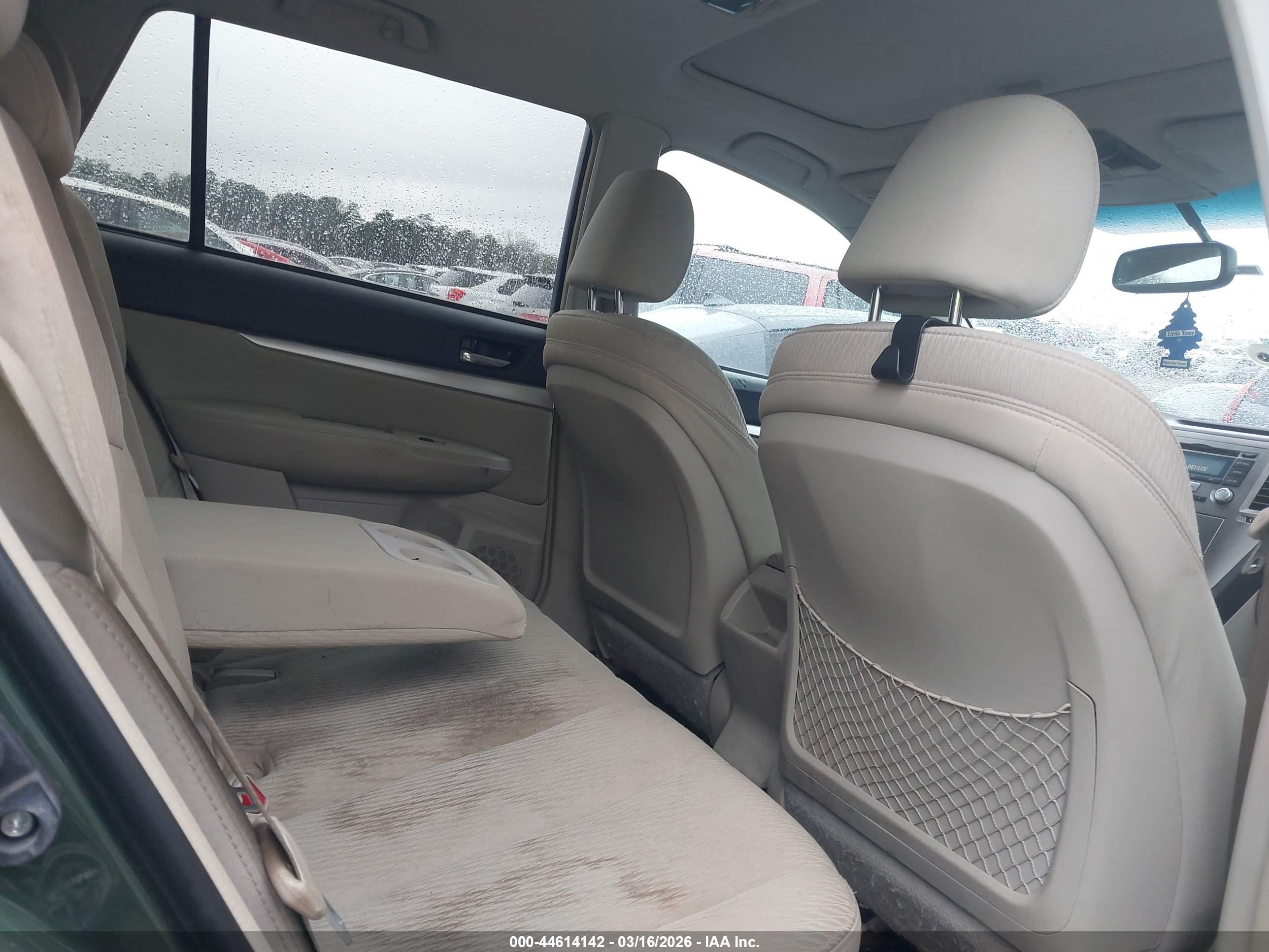 SUBARU OUTBACK image 8