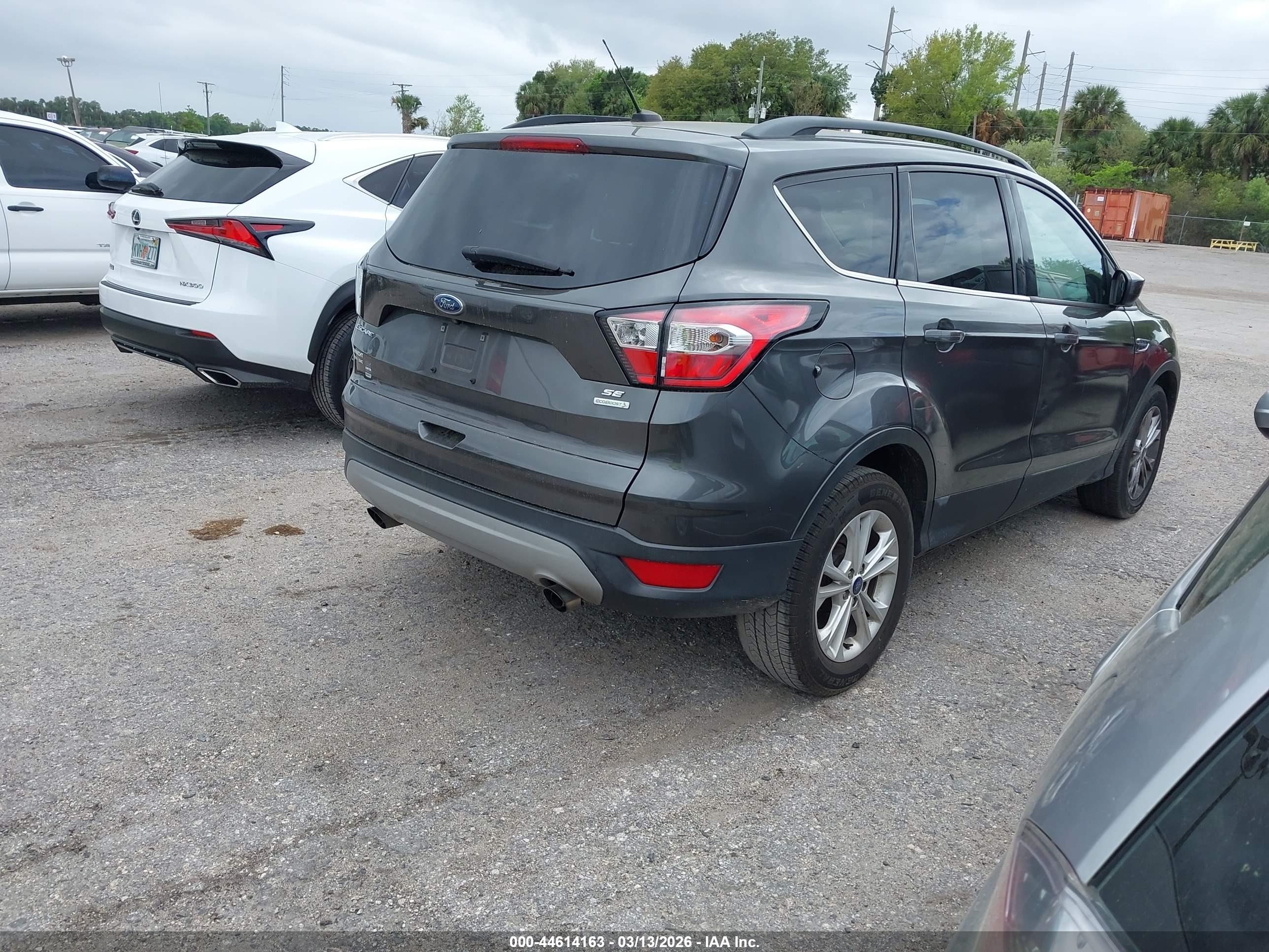 FORD ESCAPE image 4