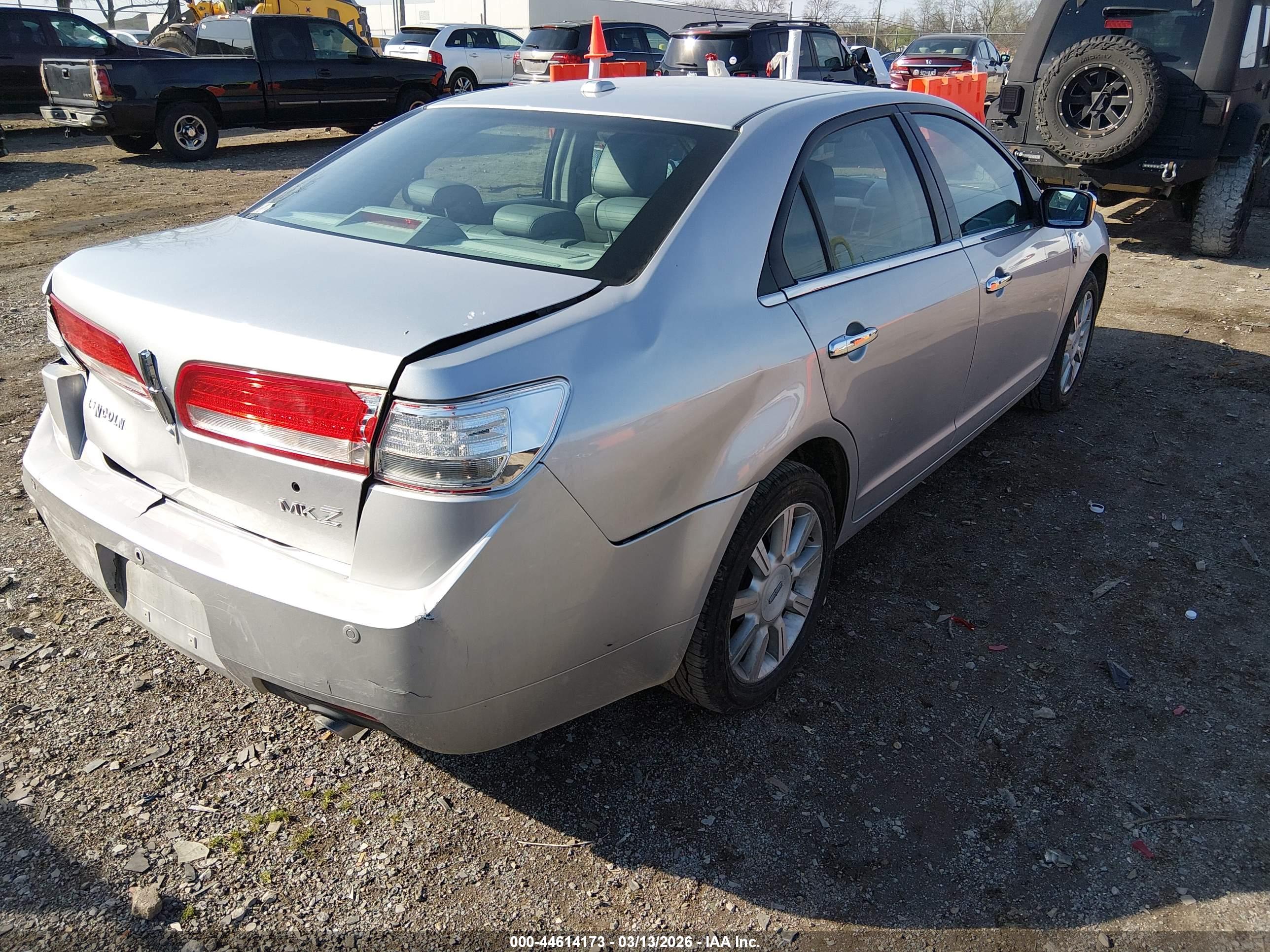 LINCOLN MKZ image 4