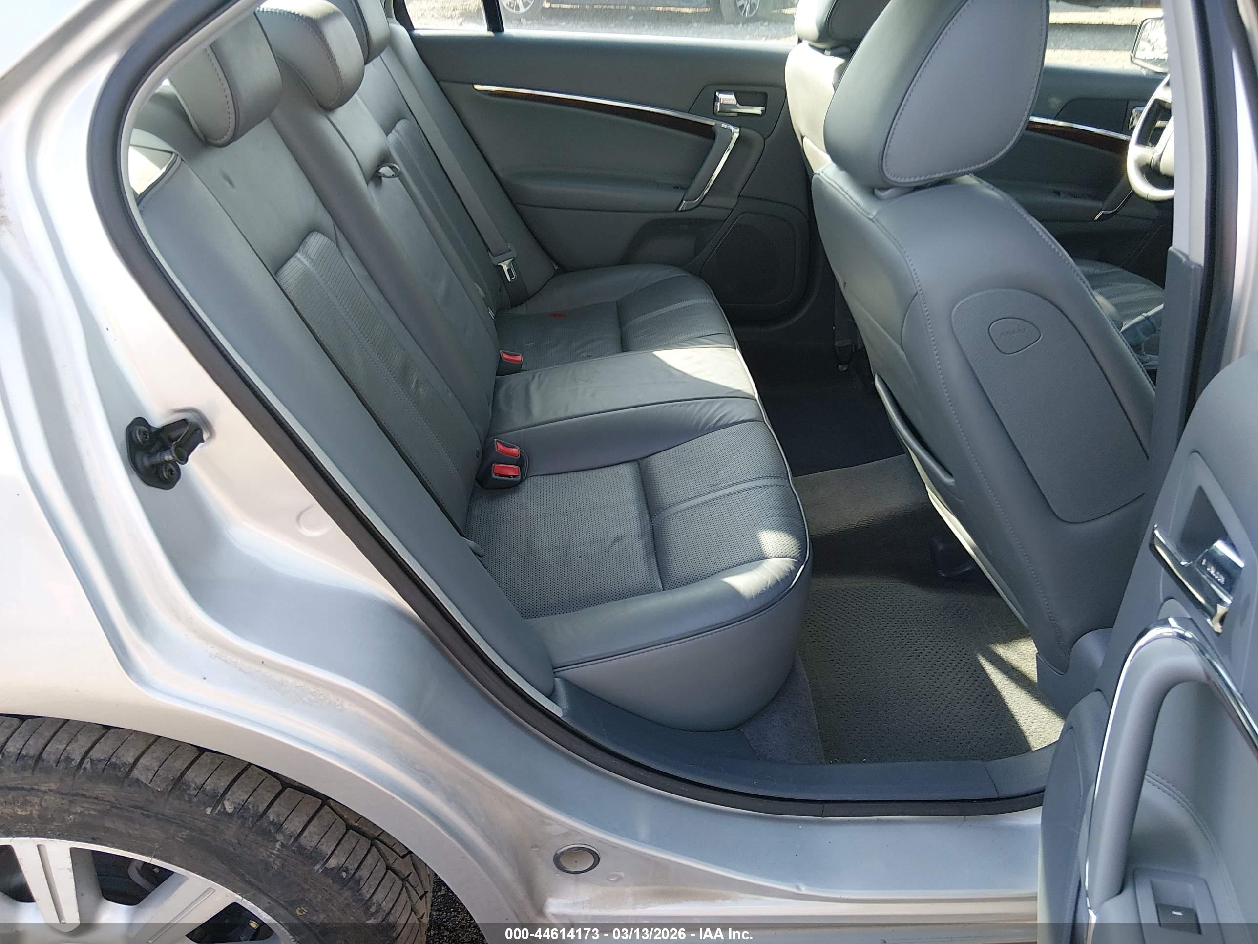 LINCOLN MKZ image 8