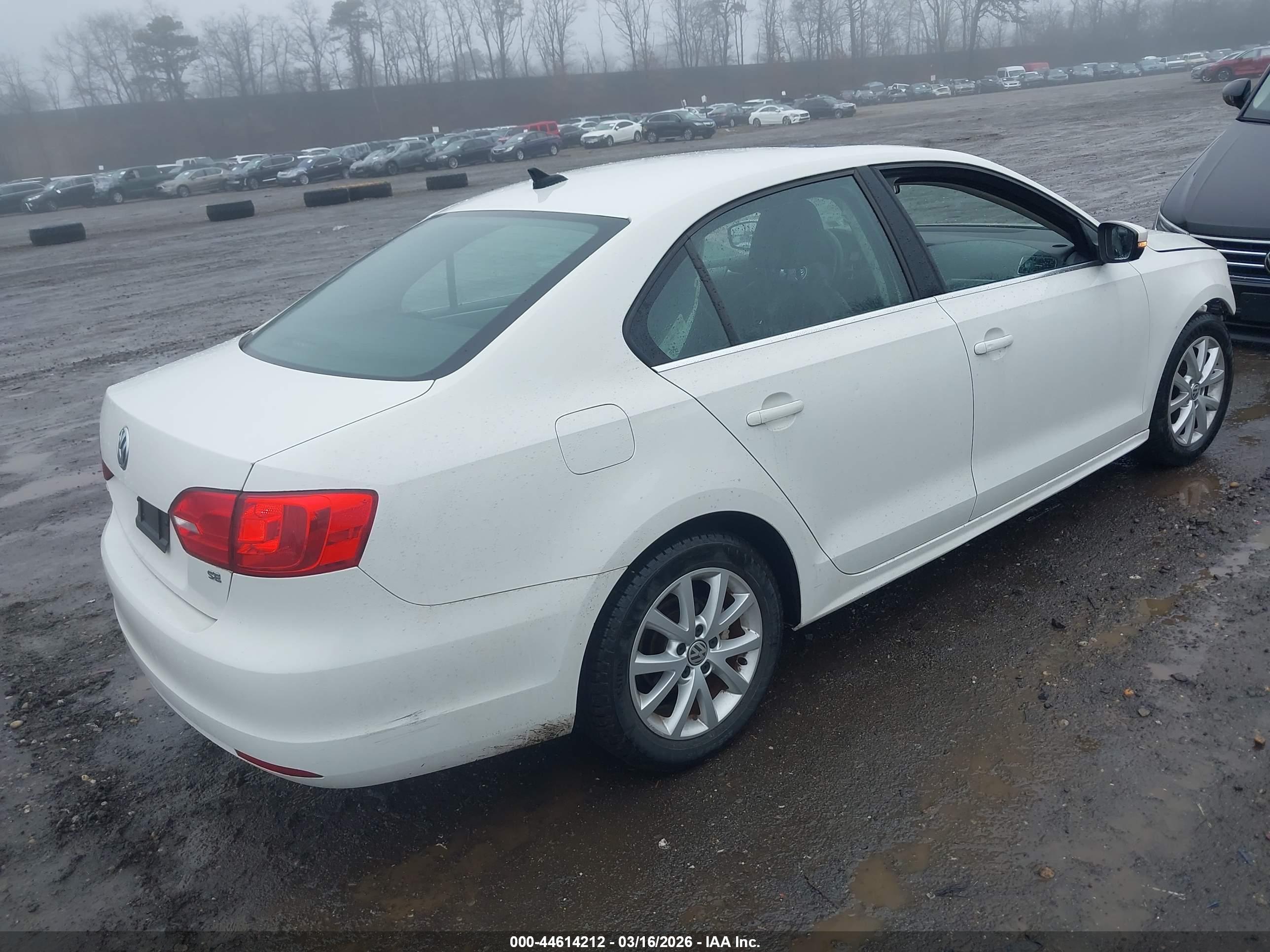 VOLKSWAGEN JETTA image 4