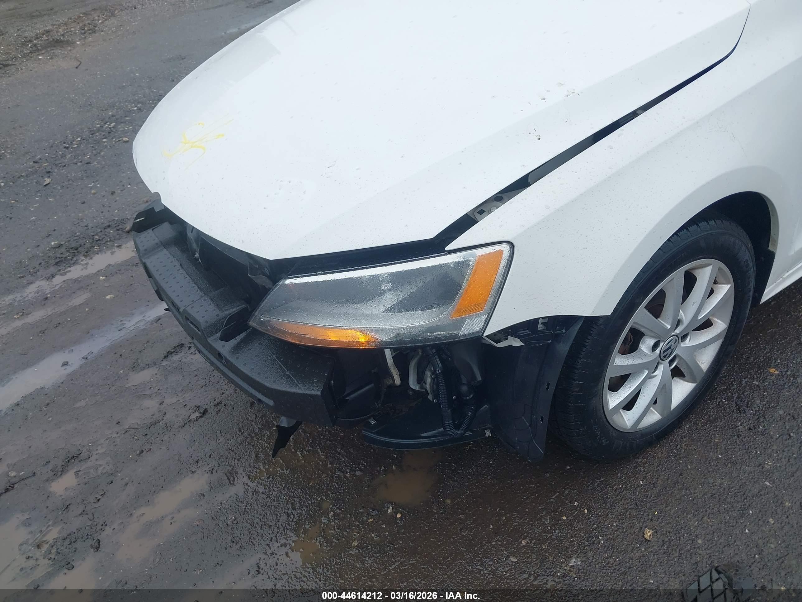 VOLKSWAGEN JETTA image 6
