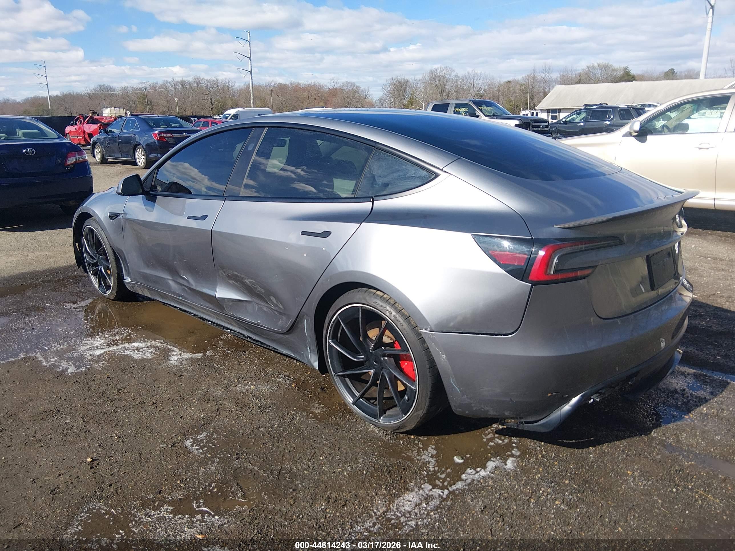 TESLA MODEL image 3