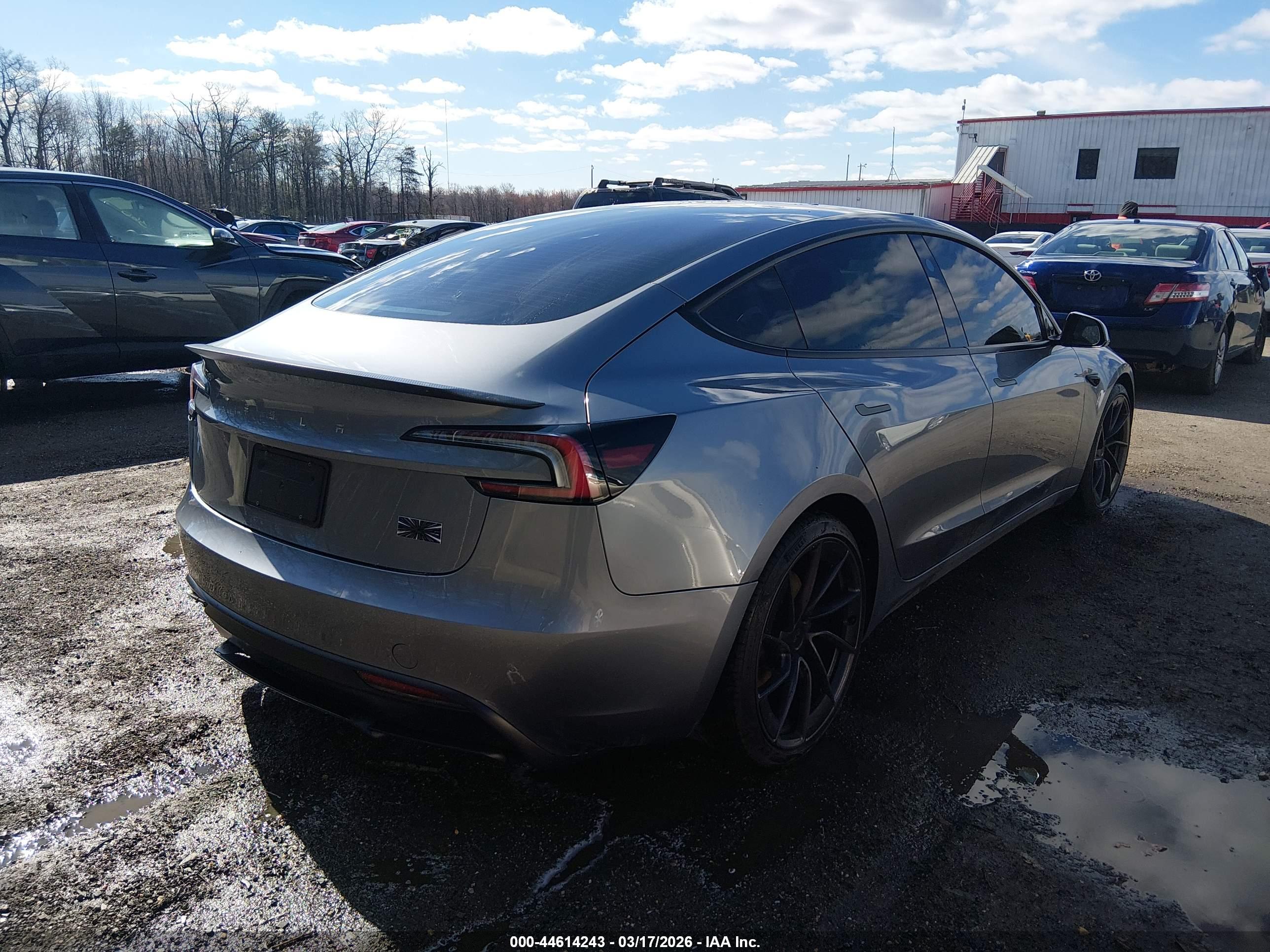 TESLA MODEL image 4
