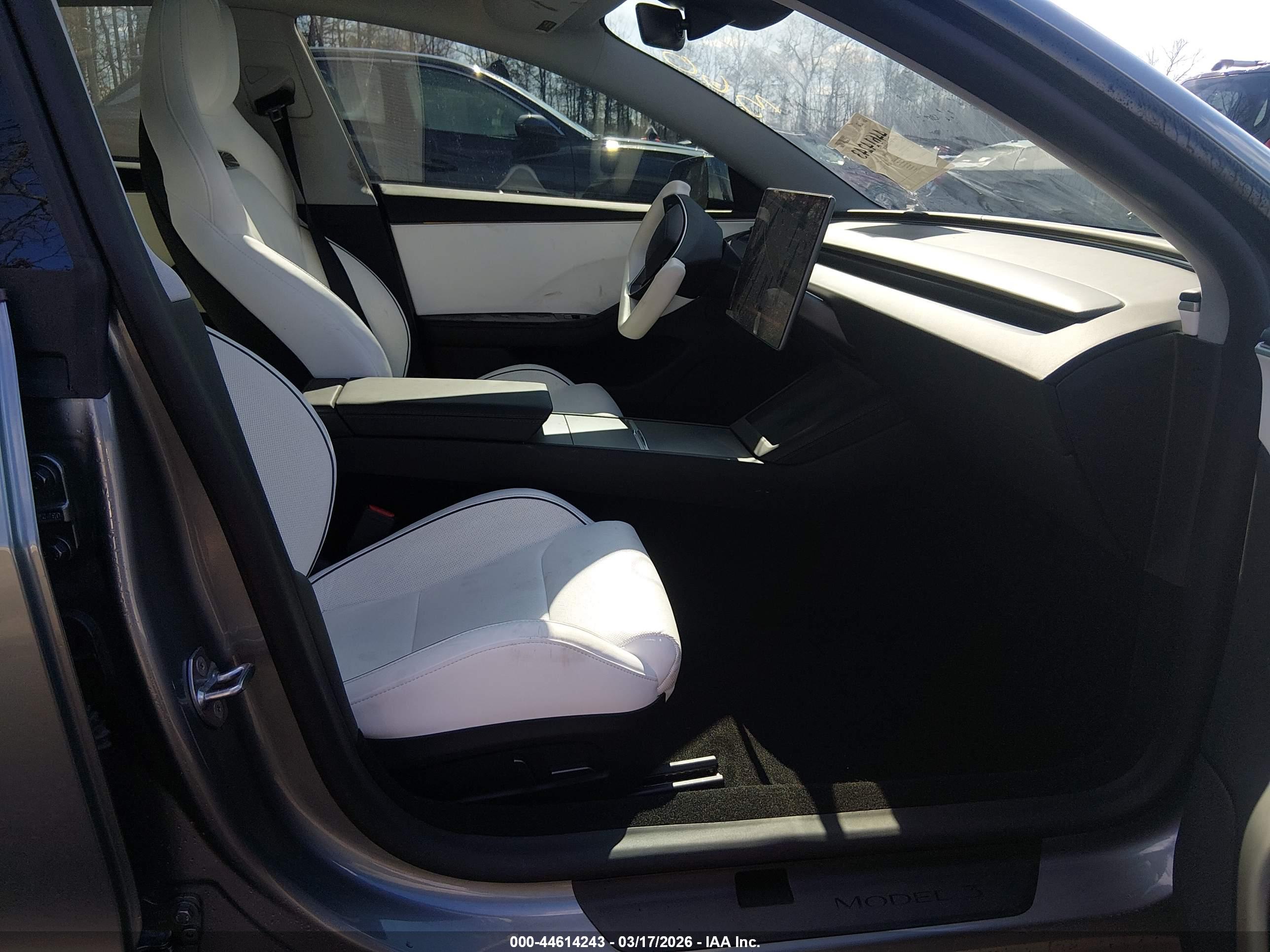 TESLA MODEL image 5