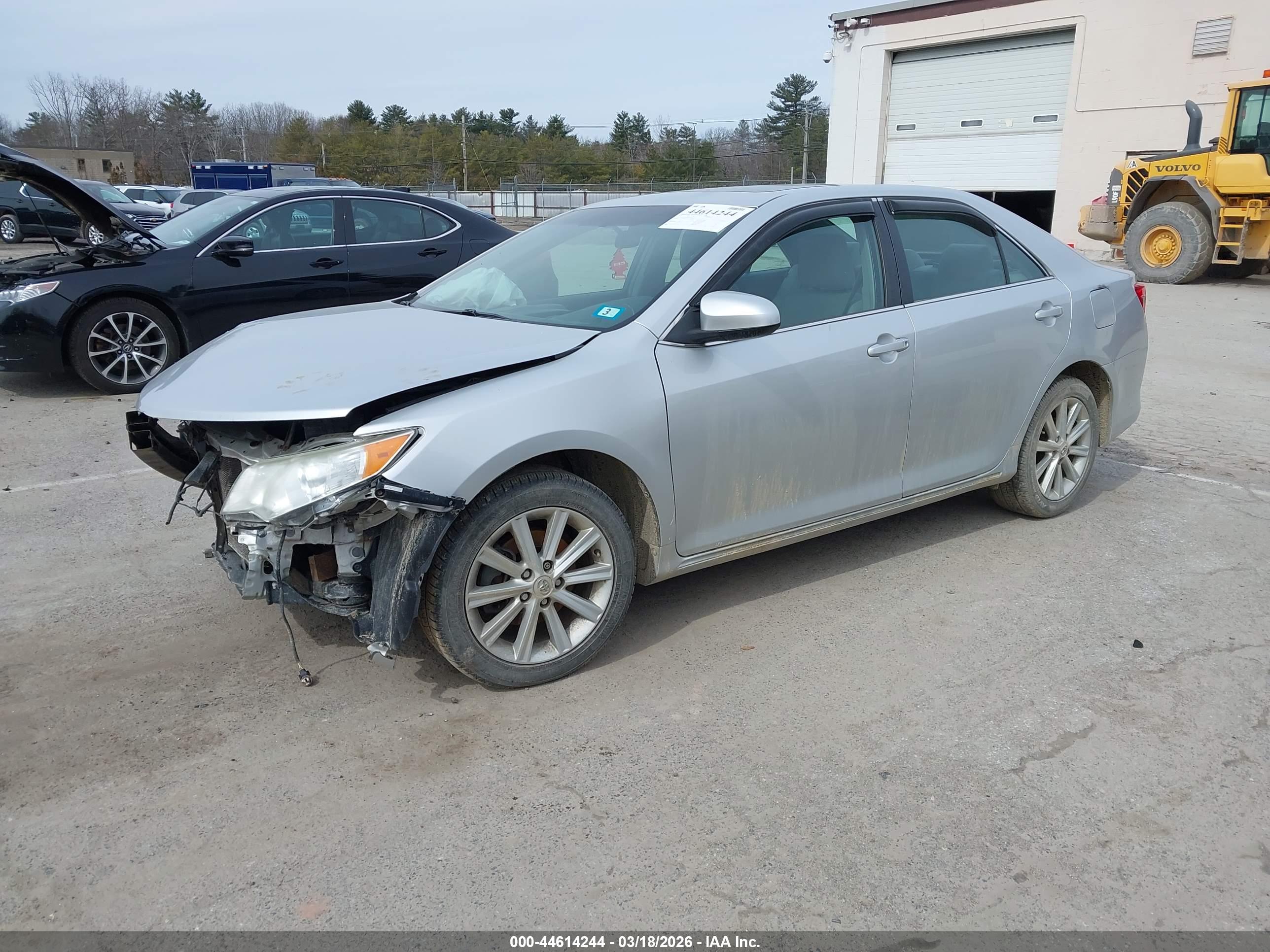 TOYOTA CAMRY image 2