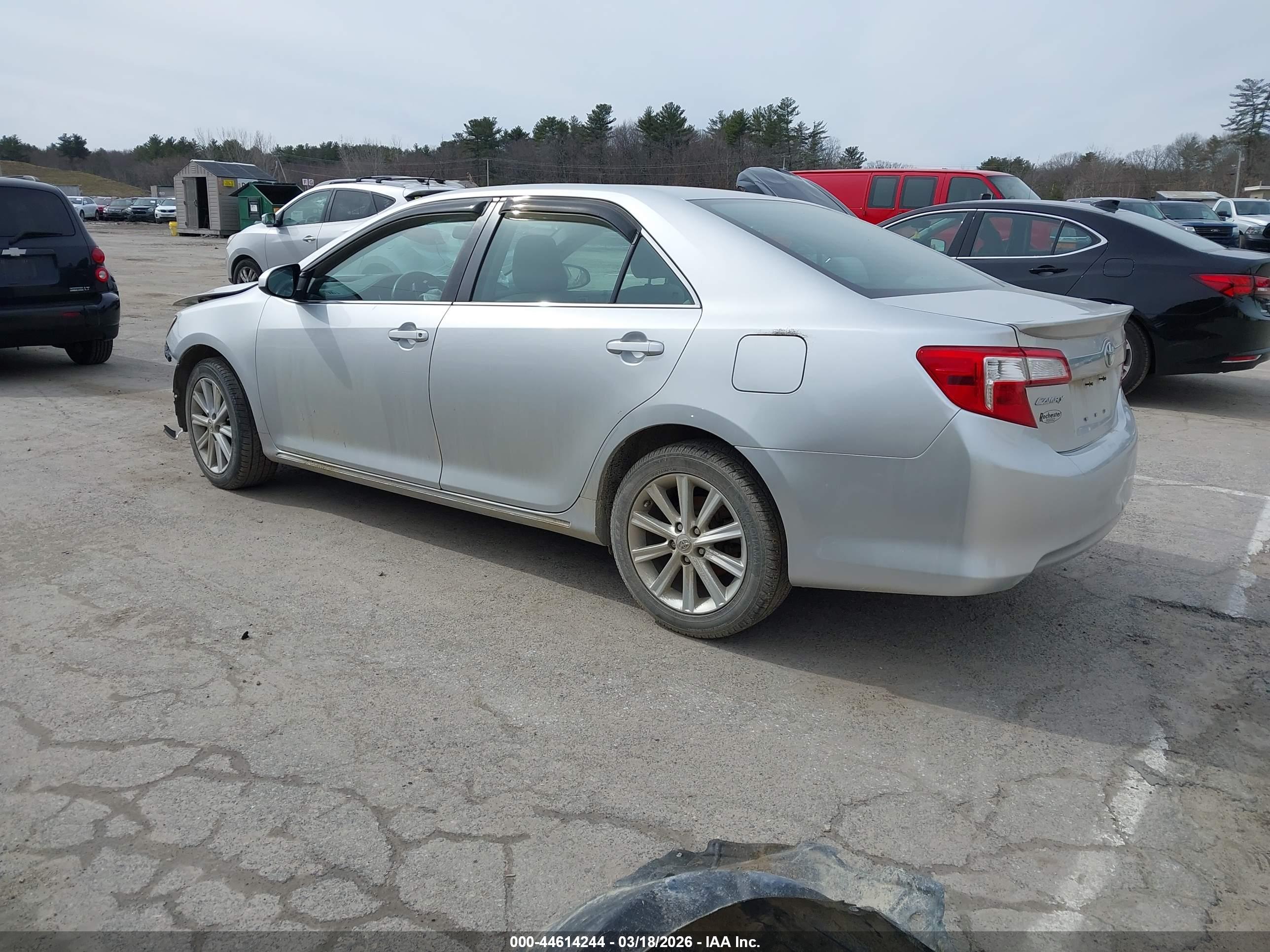 TOYOTA CAMRY image 3